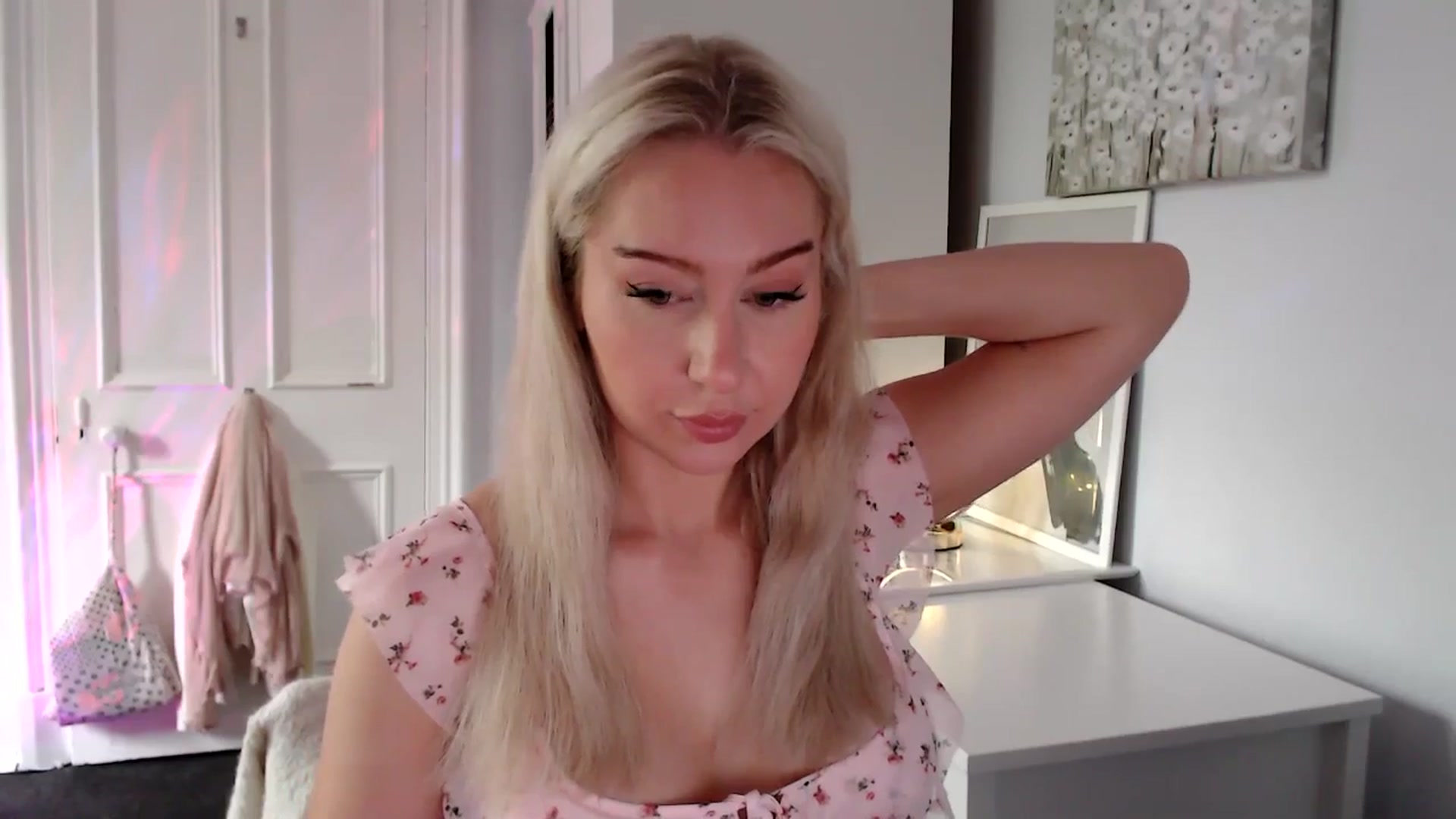 Gallery image thumbnail from British_Cutie's myfreecams stream on, 06/14/2025, 17:36 image 7 of 20