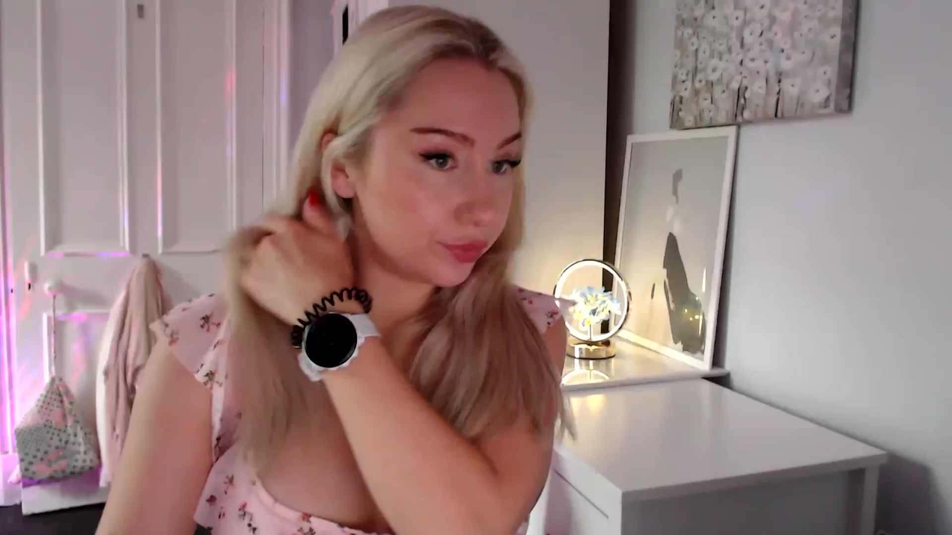 Gallery image thumbnail from British_Cutie's myfreecams stream on, 06/14/2025, 17:36 image 1 of 20