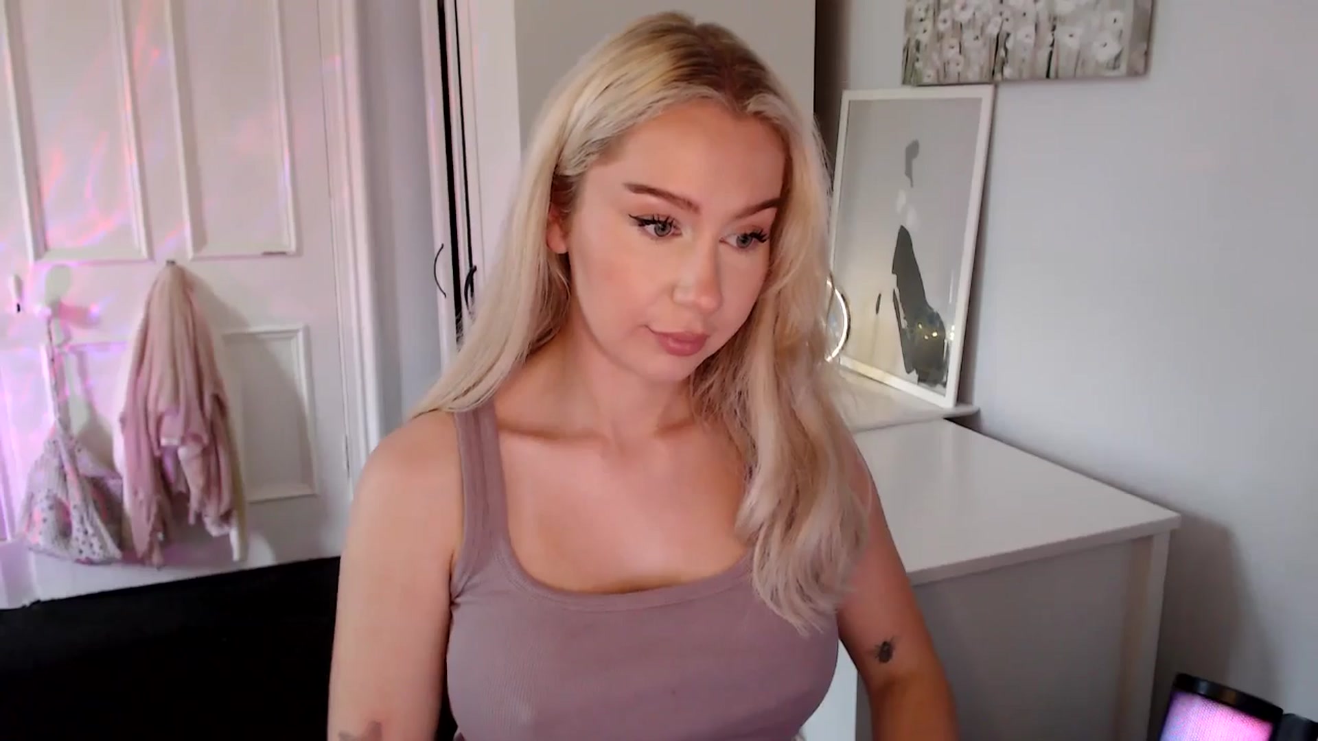 Gallery image thumbnail from British_Cutie's myfreecams stream on, 06/15/2025, 16:28 image 8 of 20