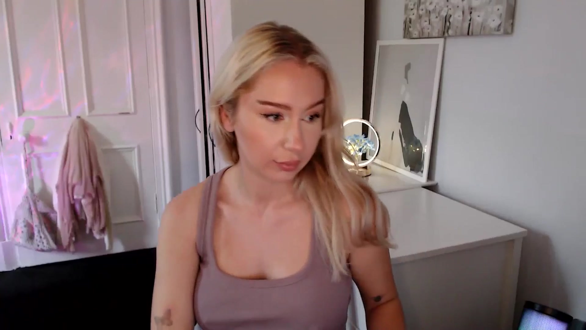 Gallery image thumbnail from British_Cutie's myfreecams stream on, 06/15/2025, 16:28 image 12 of 20