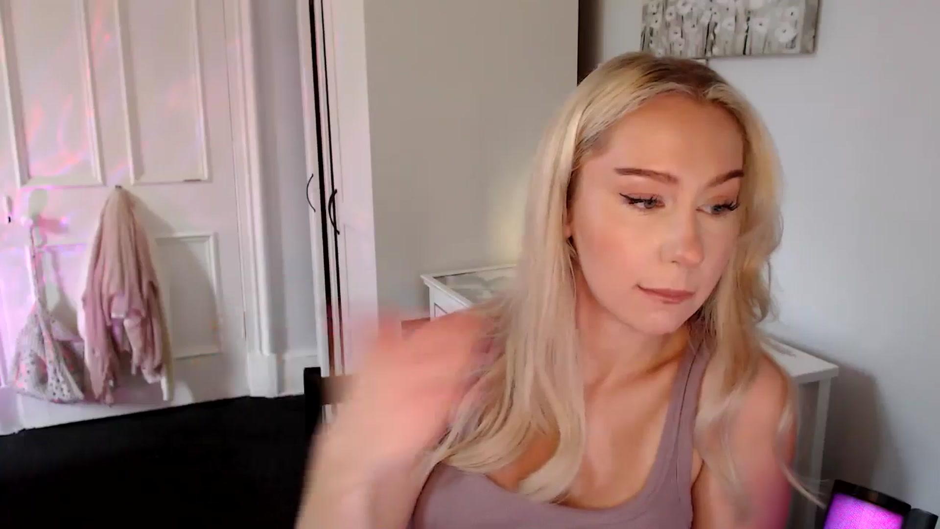 Gallery image thumbnail from British_Cutie's myfreecams stream on, 06/15/2025, 16:28 image 6 of 20