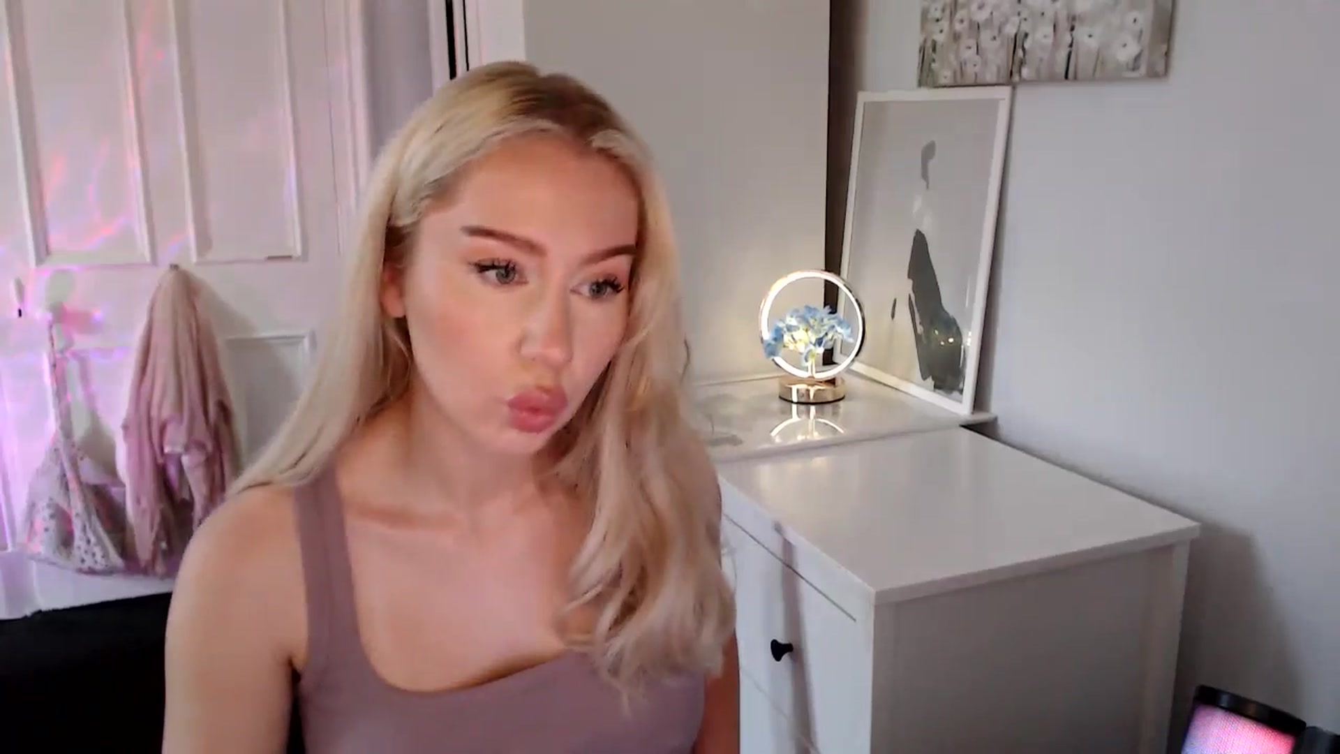Gallery image thumbnail from British_Cutie's myfreecams stream on, 06/15/2025, 16:28 image 9 of 20