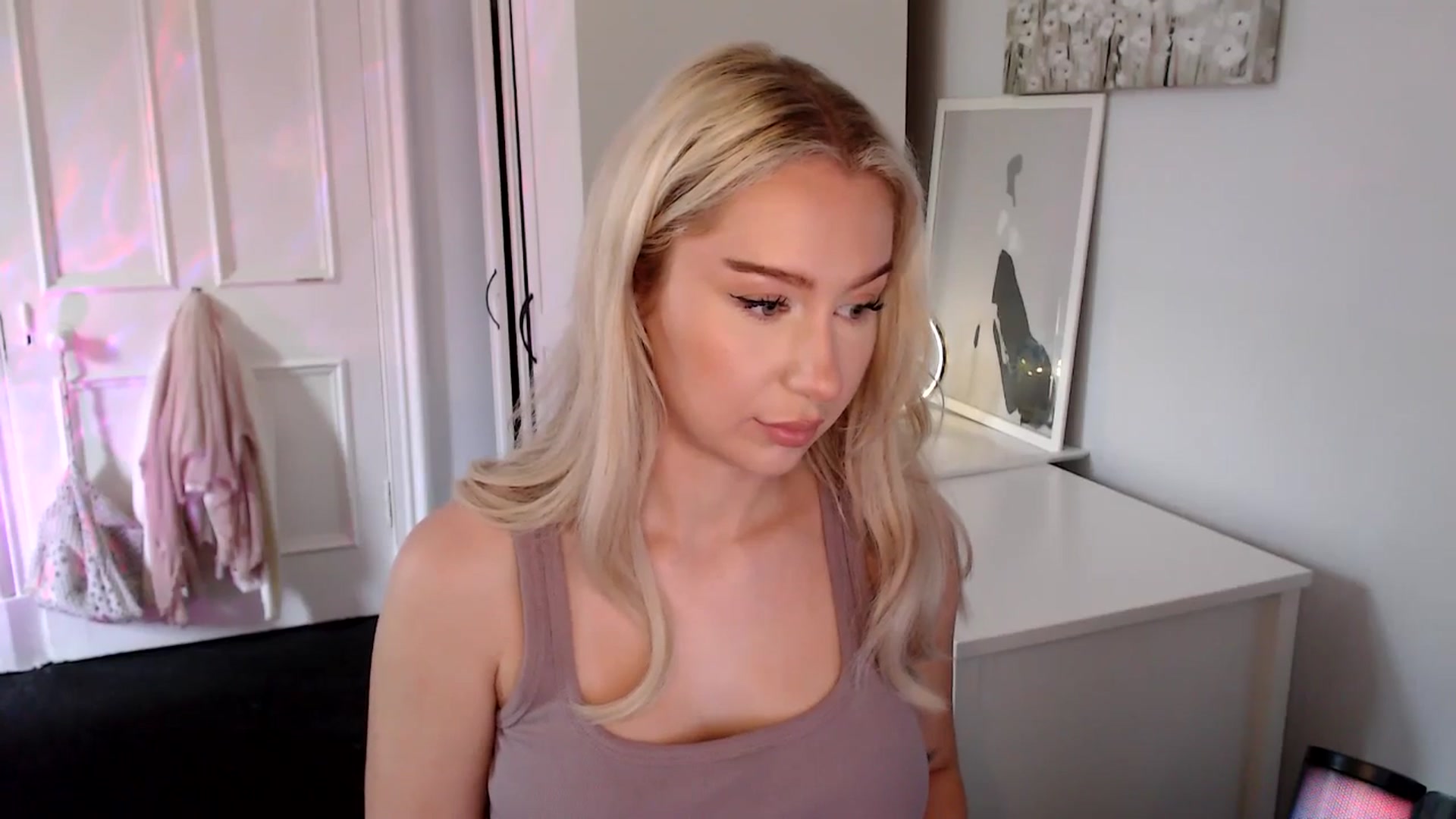 Gallery image thumbnail from British_Cutie's myfreecams stream on, 06/15/2025, 16:28 image 14 of 20