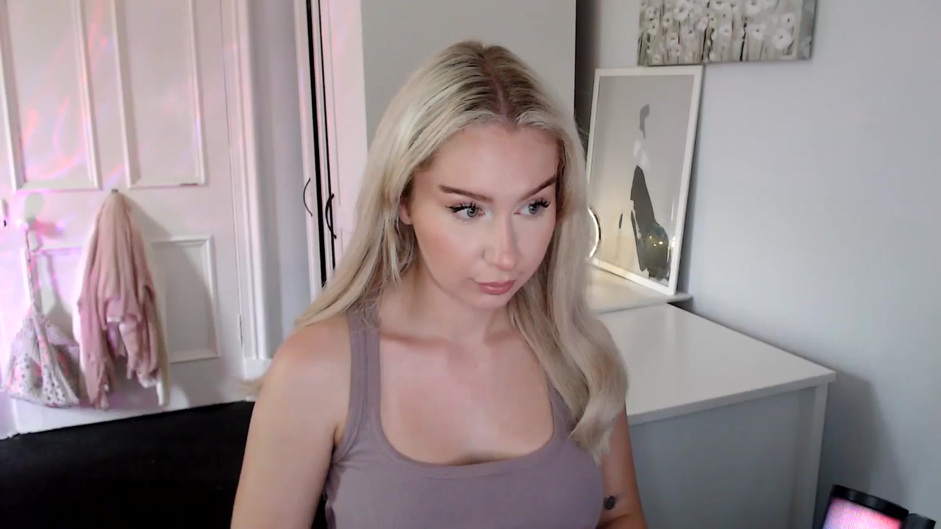 Gallery image thumbnail from British_Cutie's myfreecams stream on, 06/15/2025, 16:28 image 19 of 20