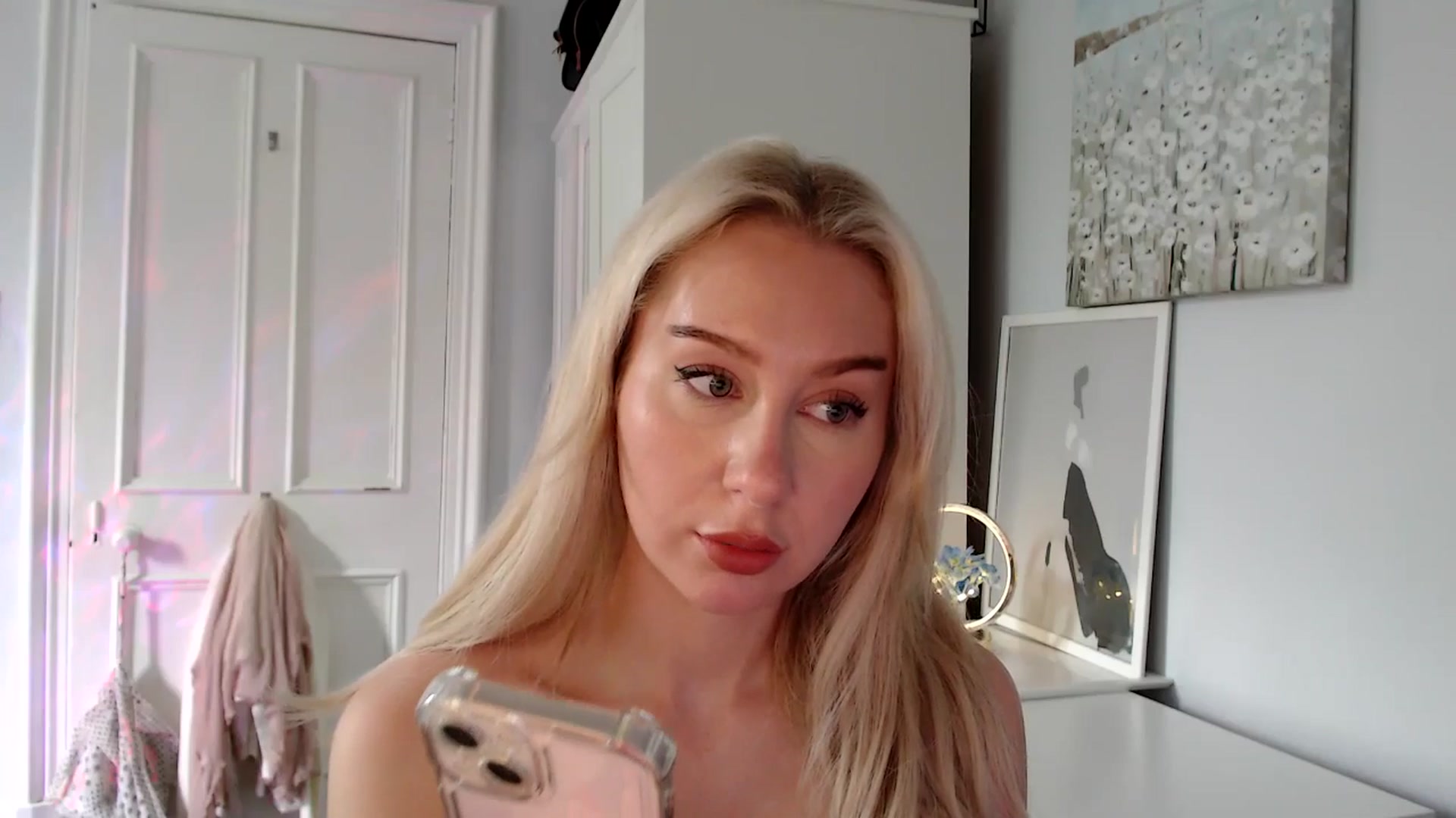 Gallery image thumbnail from British_Cutie's myfreecams stream on, 06/16/2025, 15:40 image 9 of 20