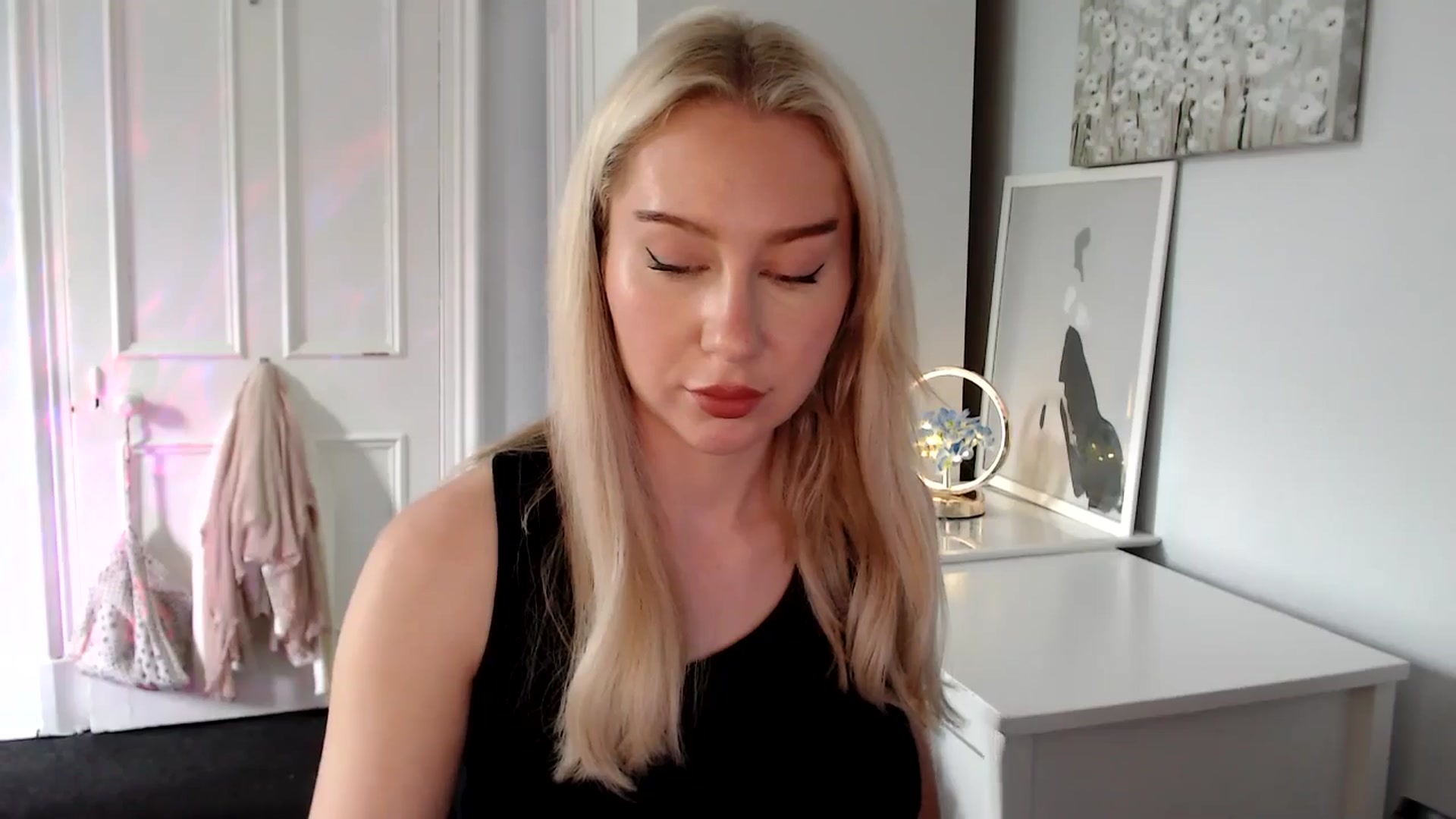 Gallery image thumbnail from British_Cutie's myfreecams stream on, 06/16/2025, 15:40 image 4 of 20