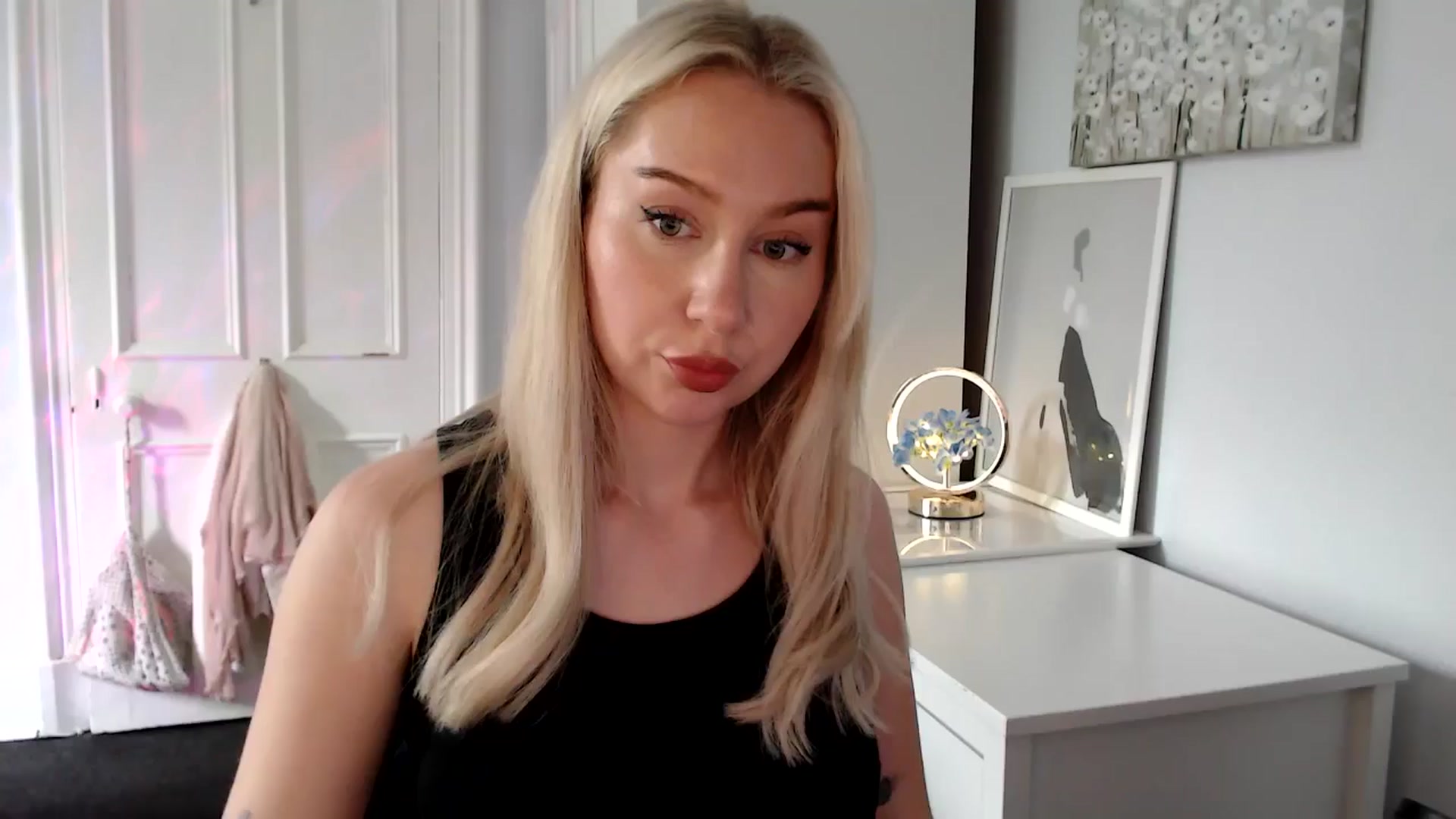 Gallery image thumbnail from British_Cutie's myfreecams stream on, 06/16/2025, 15:40 image 1 of 20