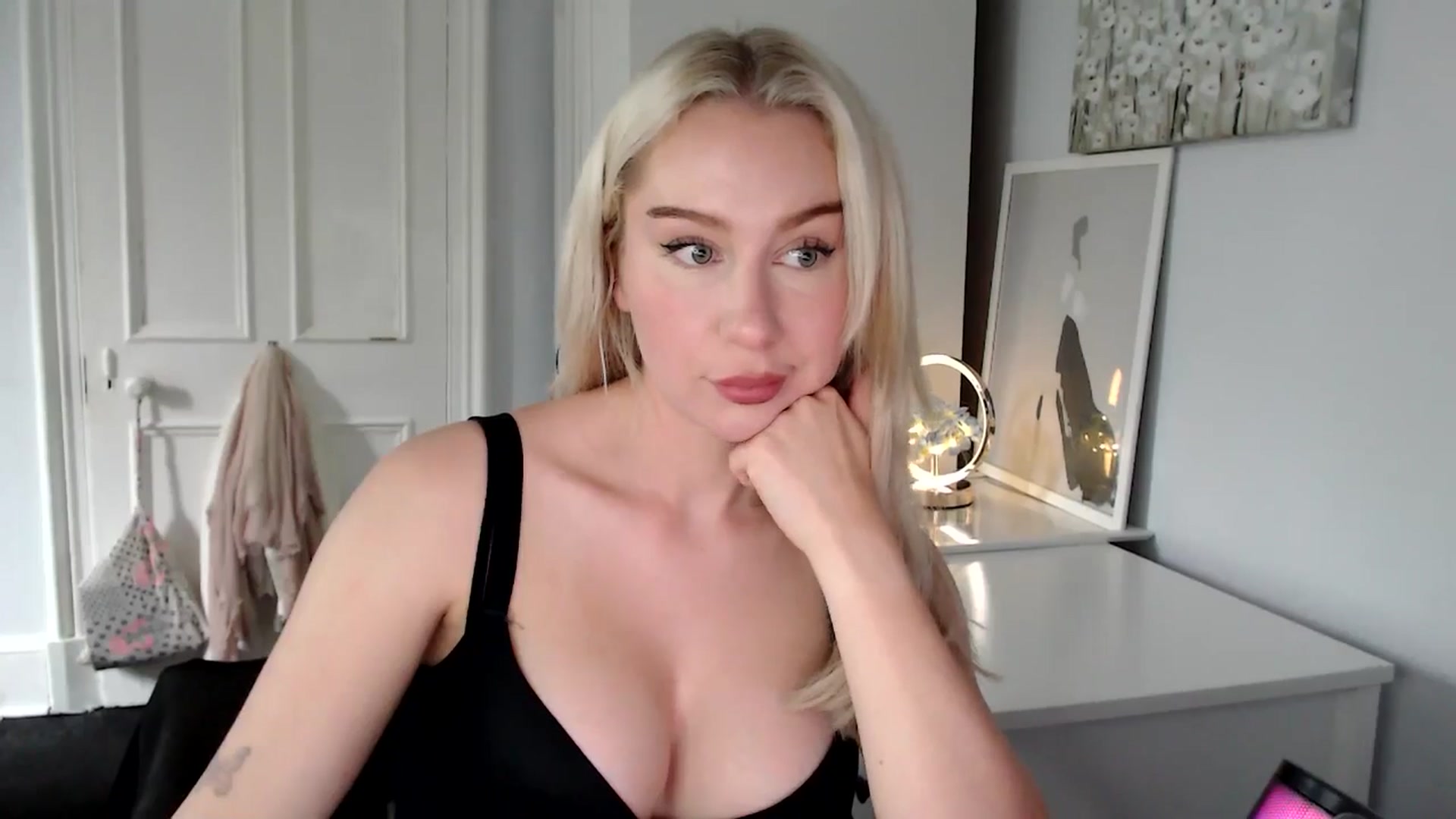 Gallery image thumbnail from British_Cutie's myfreecams stream on, 06/16/2025, 19:20 image 18 of 20