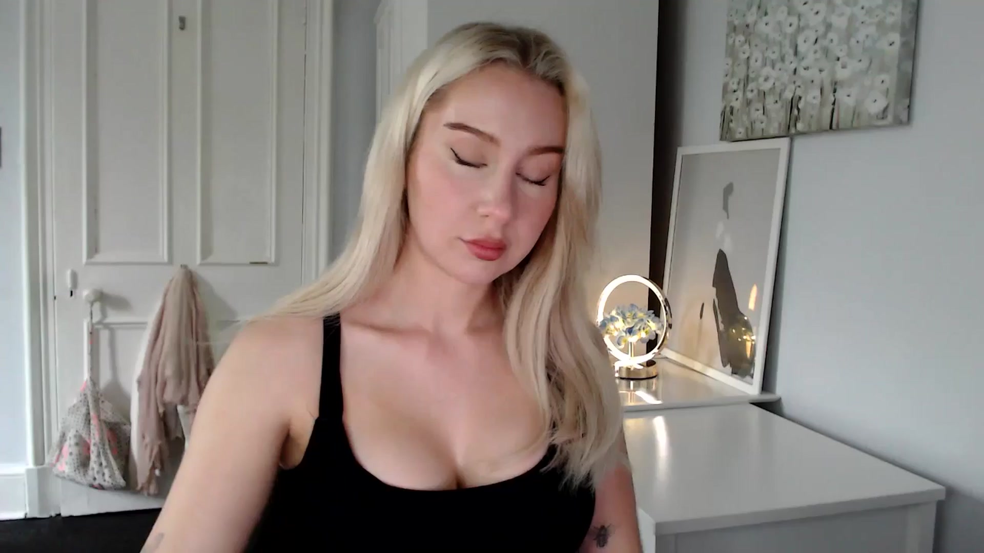 Gallery image thumbnail from British_Cutie's myfreecams stream on, 06/16/2025, 19:20 image 7 of 20