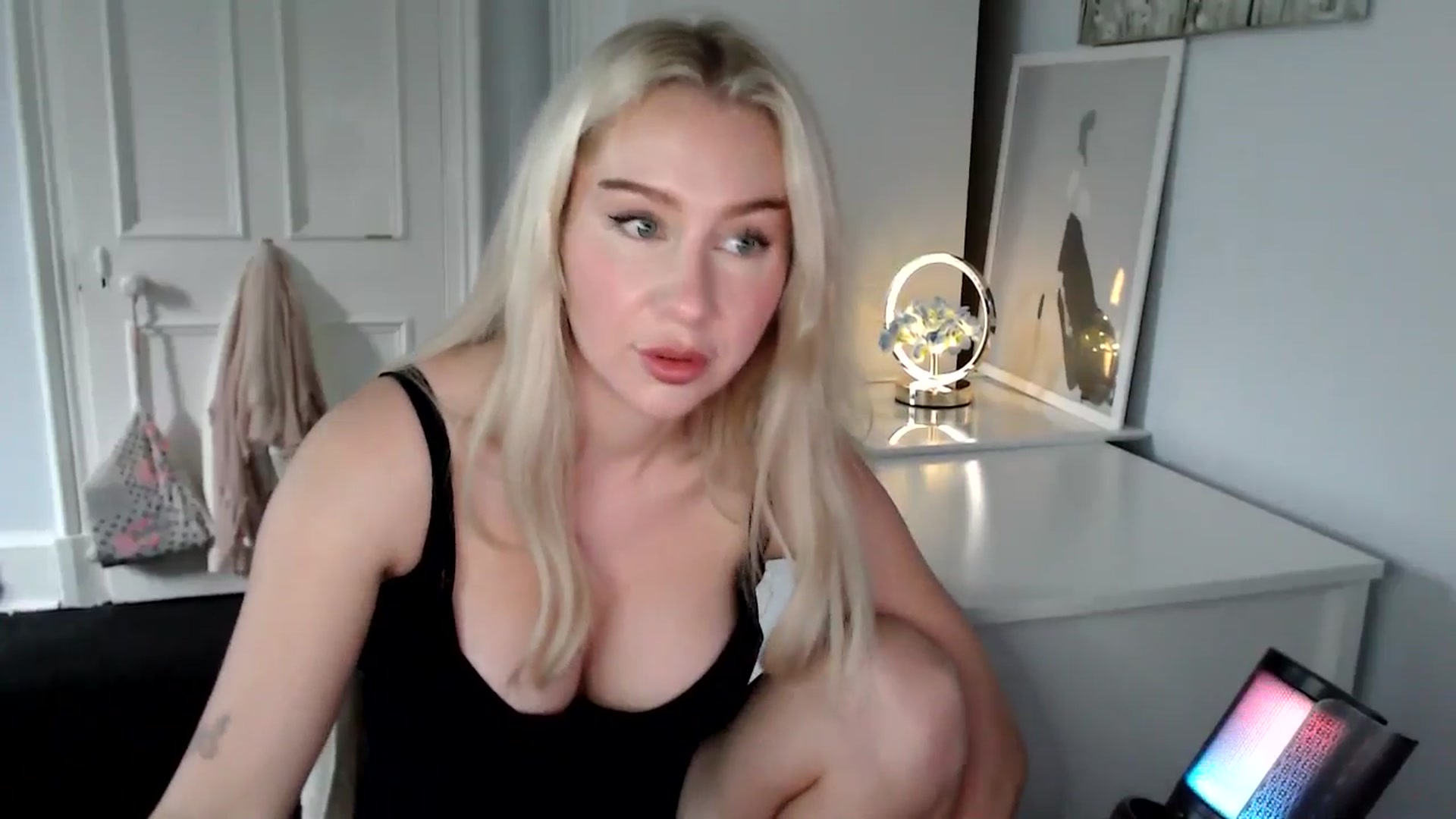 Gallery image thumbnail from British_Cutie's myfreecams stream on, 06/16/2025, 21:07 image 3 of 20