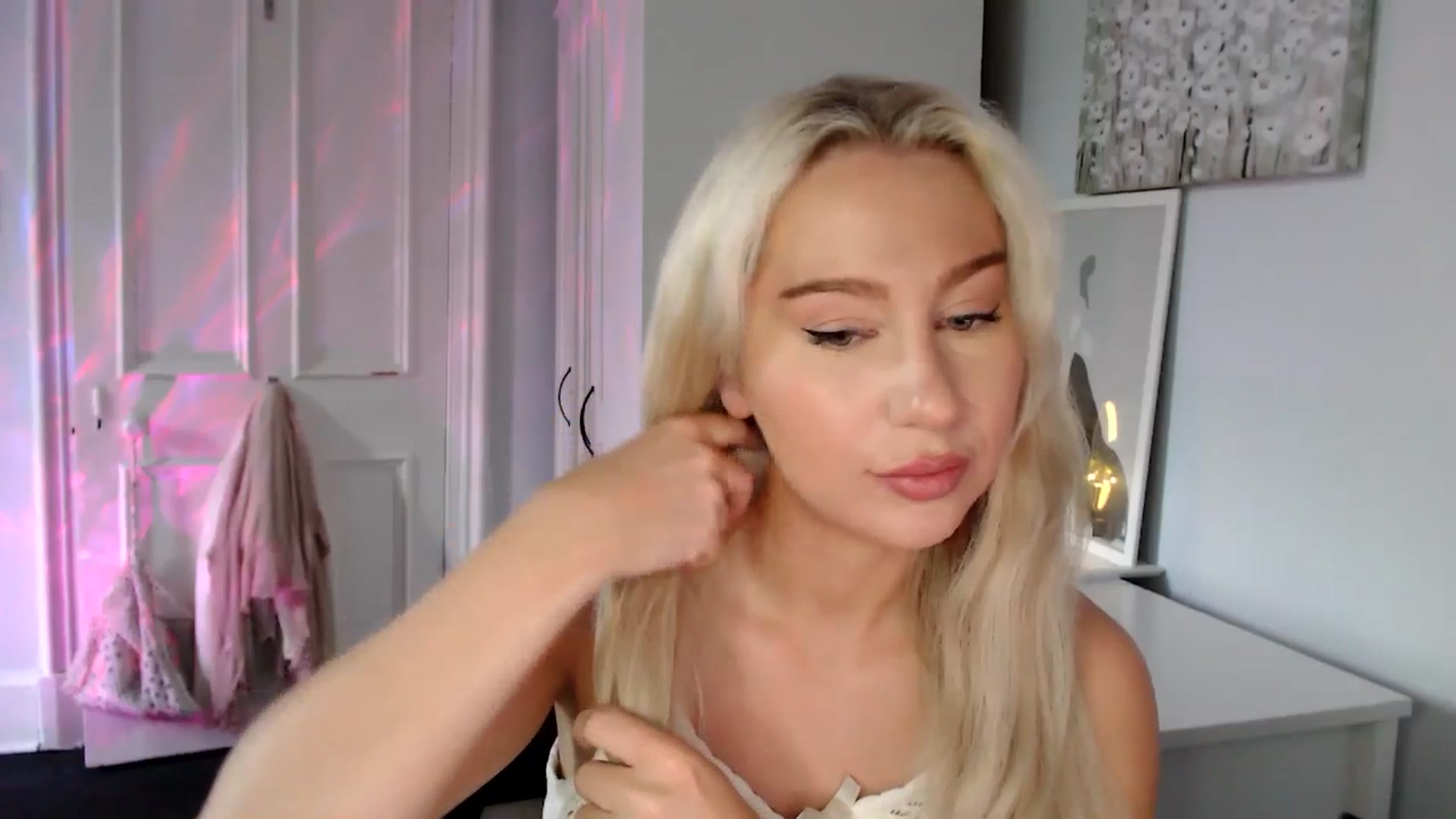 Gallery image thumbnail from British_Cutie's myfreecams stream on, 06/17/2025, 18:56 image 20 of 20