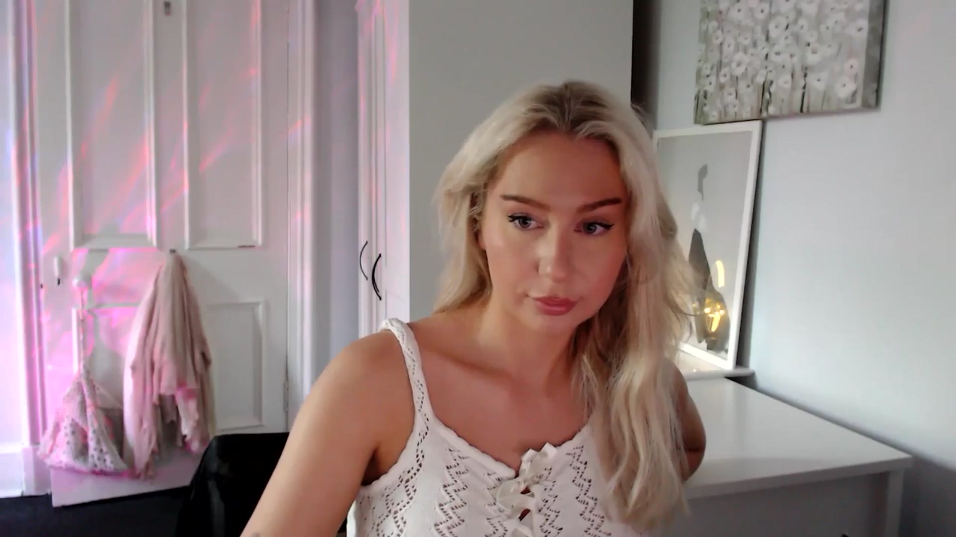 Gallery image thumbnail from British_Cutie's myfreecams stream on, 06/17/2025, 18:56 image 12 of 20