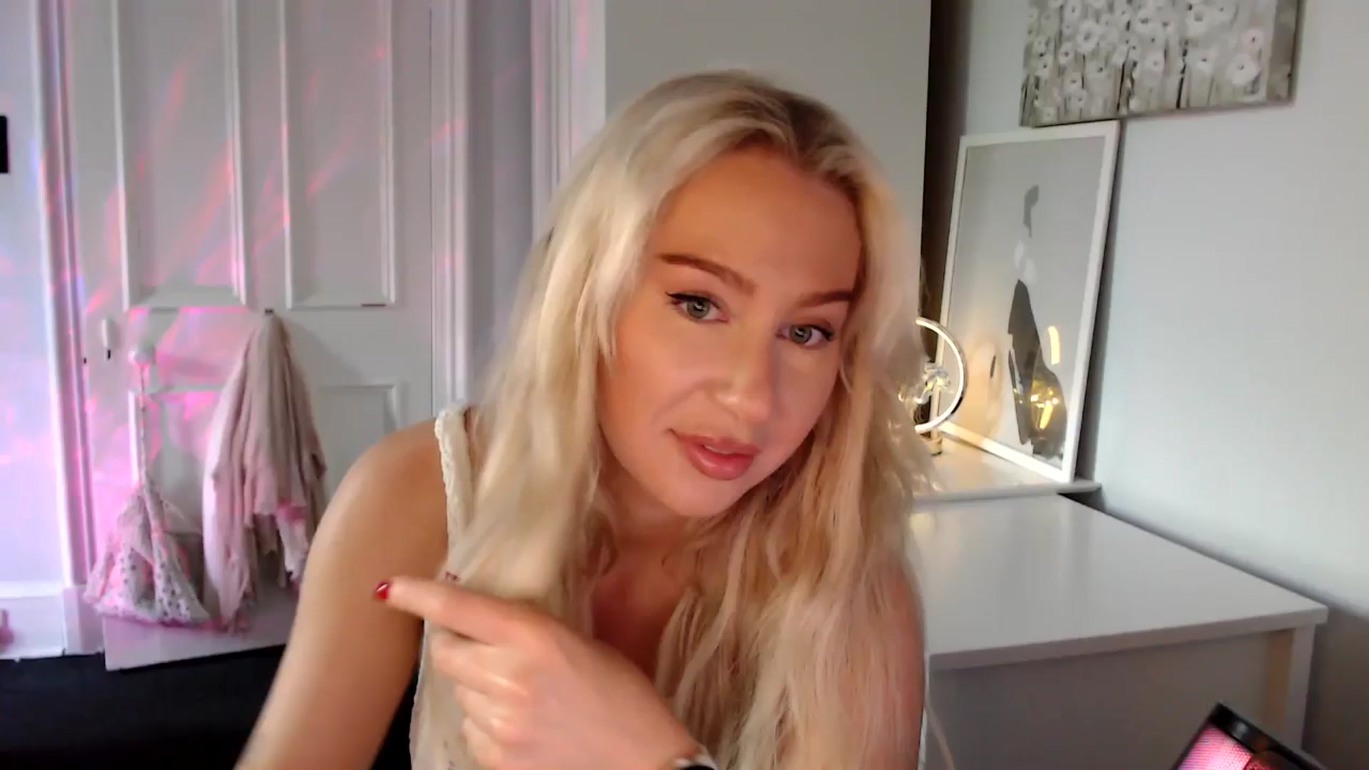 Gallery image thumbnail from British_Cutie's myfreecams stream on, 06/17/2025, 18:56 image 1 of 20