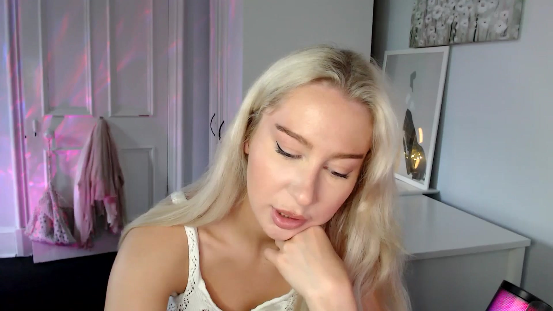 Gallery image thumbnail from British_Cutie's myfreecams stream on, 06/17/2025, 18:56 image 16 of 20