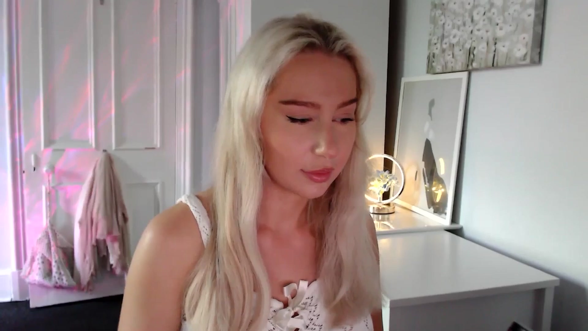 Gallery image thumbnail from British_Cutie's myfreecams stream on, 06/17/2025, 18:56 image 5 of 20