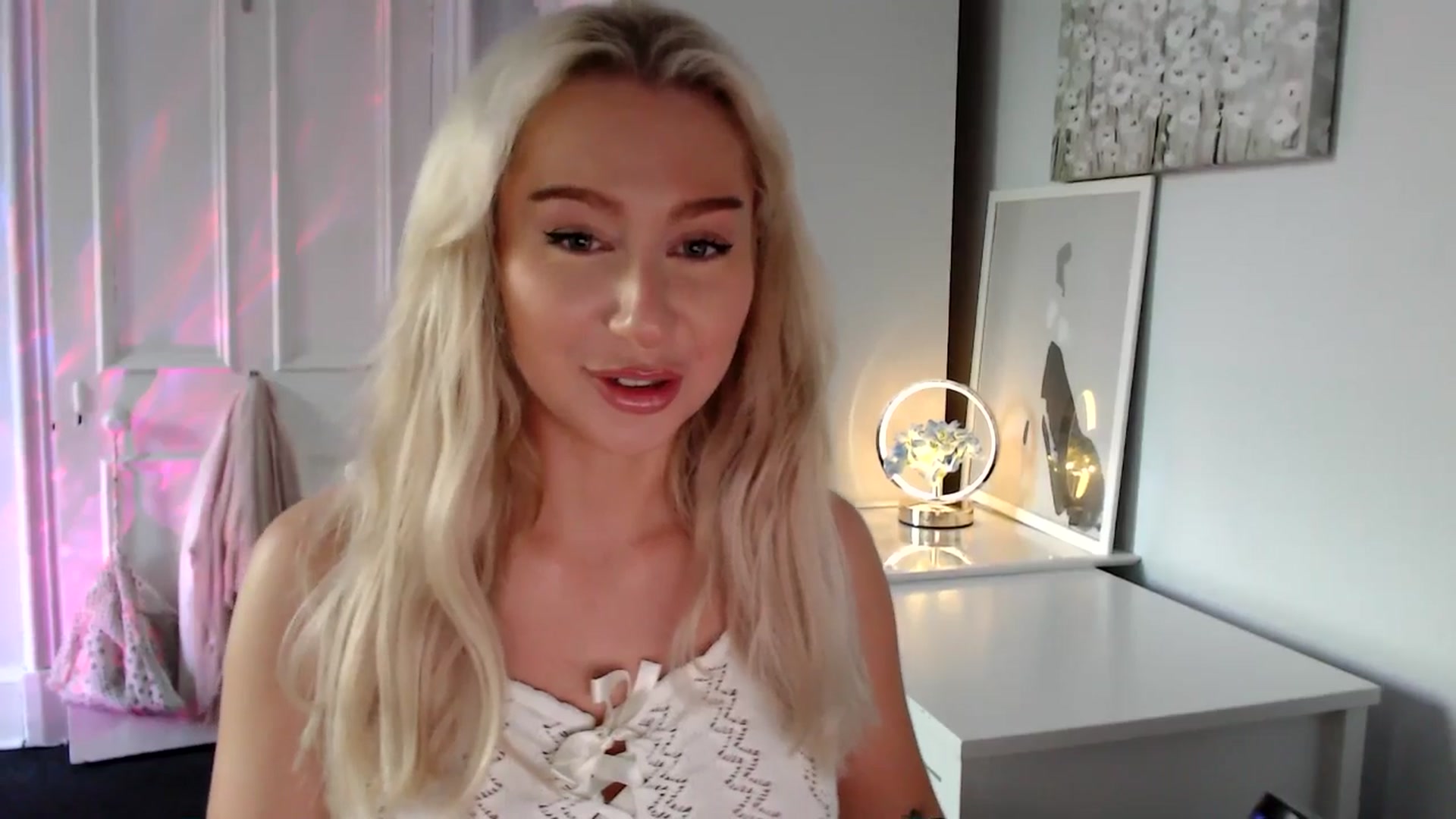 Gallery image thumbnail from British_Cutie's myfreecams stream on, 06/17/2025, 18:56 image 3 of 20