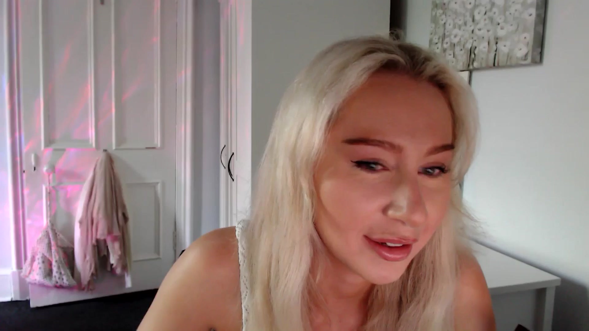 Gallery image thumbnail from British_Cutie's myfreecams stream on, 06/17/2025, 18:56 image 6 of 20