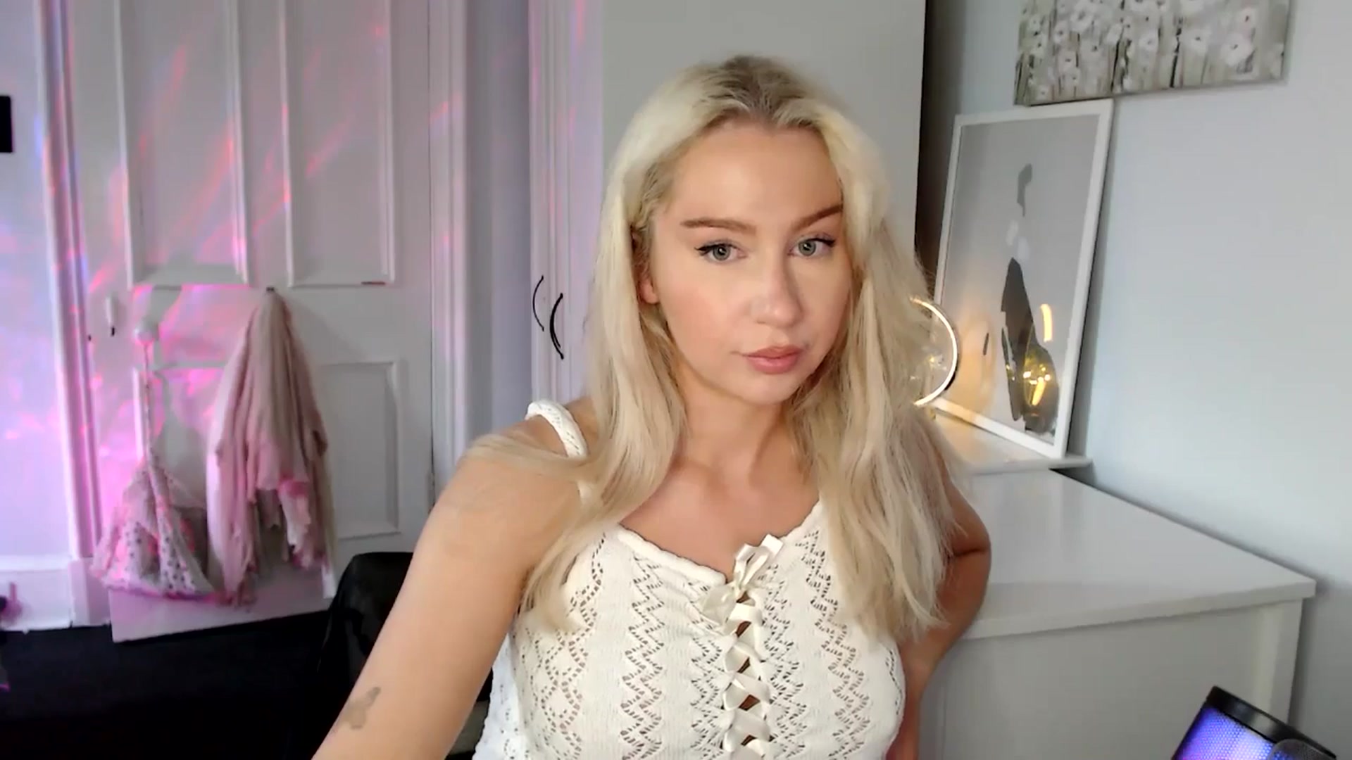 Gallery image thumbnail from British_Cutie's myfreecams stream on, 06/17/2025, 18:56 image 15 of 20