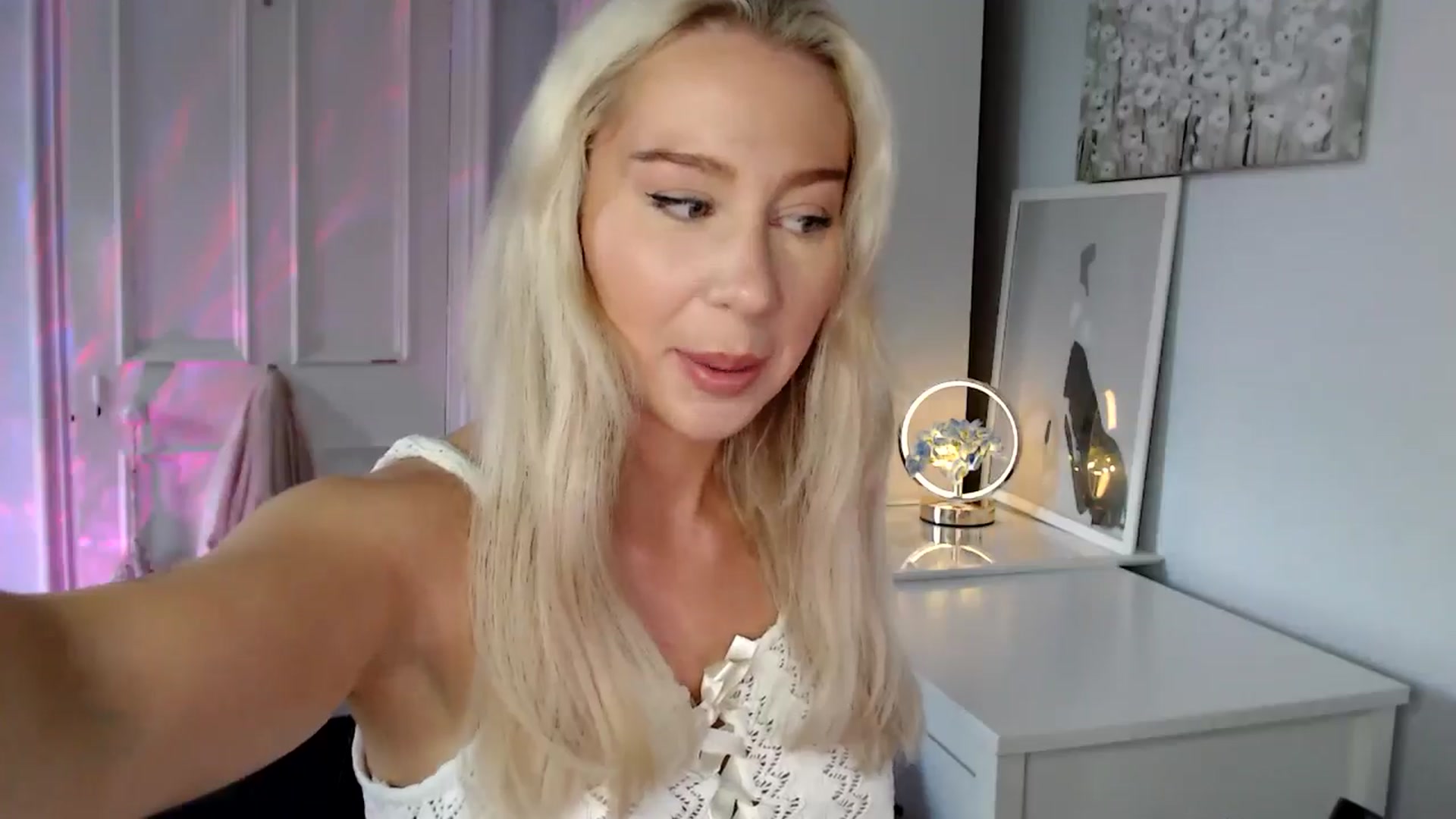 Gallery image thumbnail from British_Cutie's myfreecams stream on, 06/17/2025, 18:56 image 17 of 20