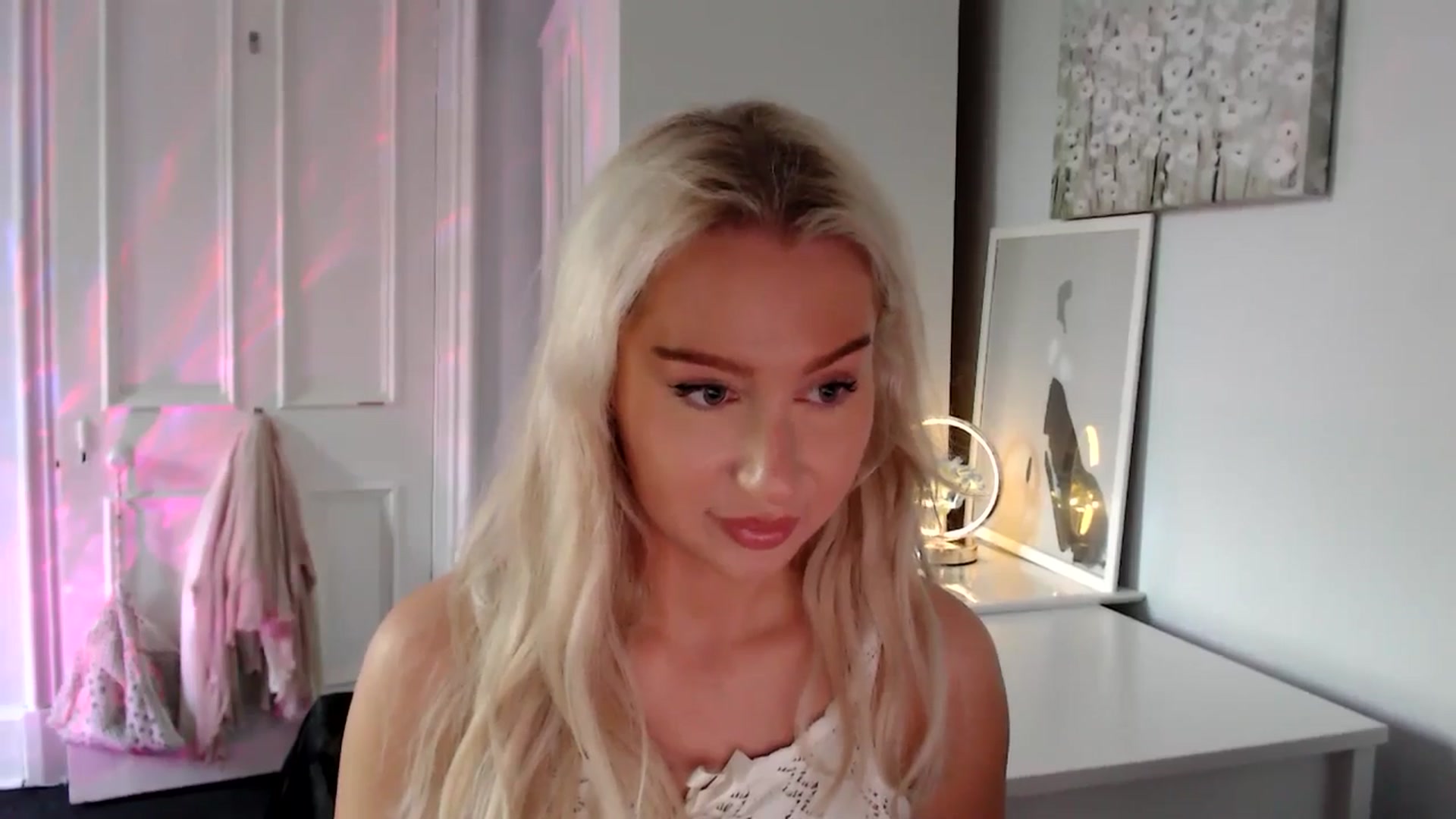 Gallery image thumbnail from British_Cutie's myfreecams stream on, 06/17/2025, 18:56 image 11 of 20
