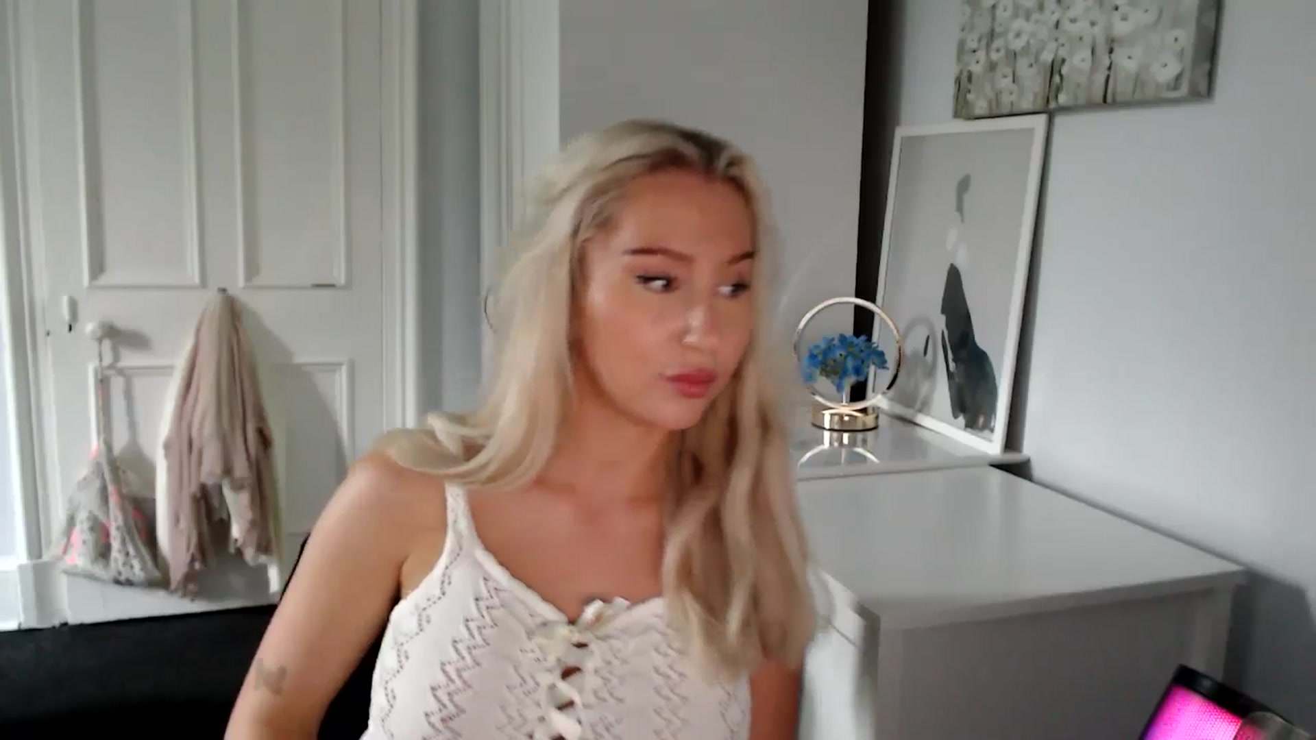 Gallery image thumbnail from British_Cutie's myfreecams stream on, 06/17/2025, 19:30 image 3 of 20