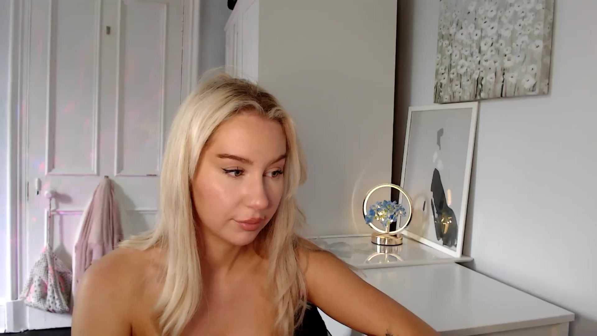 Gallery image thumbnail from British_Cutie's myfreecams stream on, 06/18/2025, 14:09 image 11 of 20