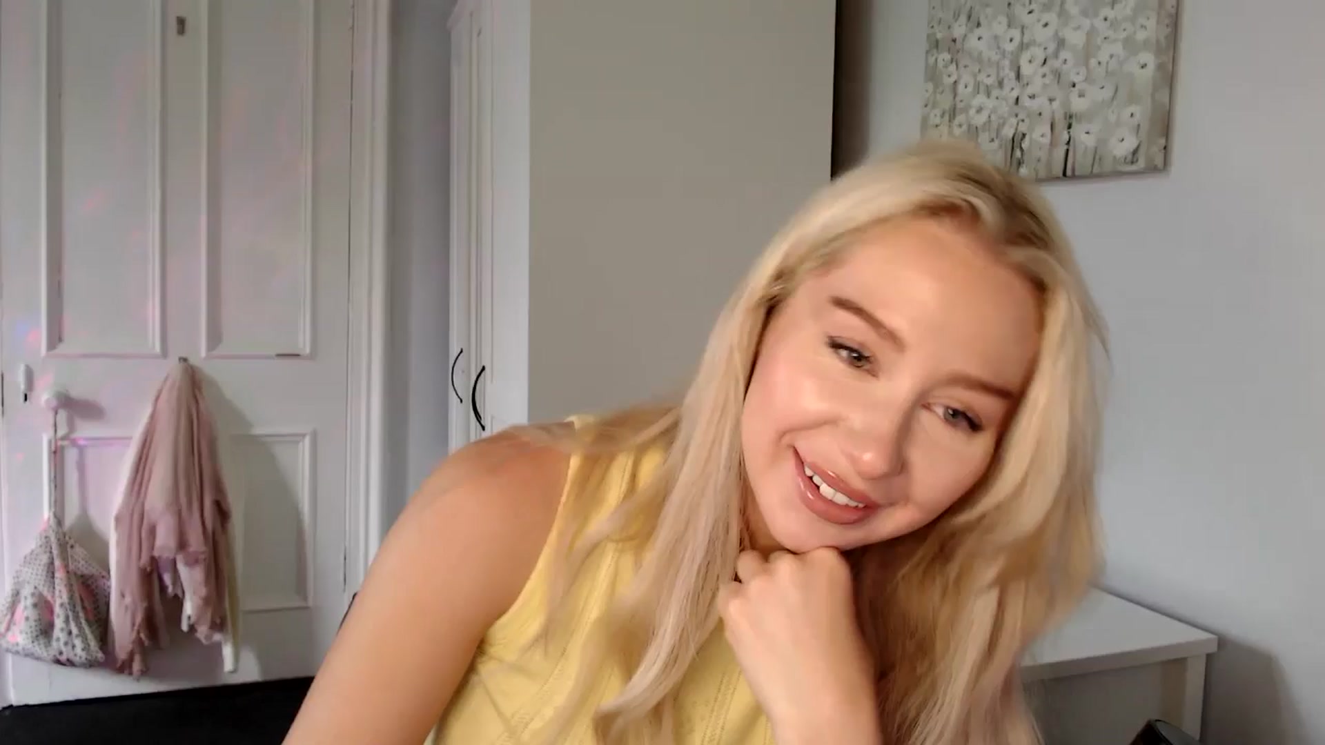 Gallery image thumbnail from British_Cutie's myfreecams stream on, 06/18/2025, 14:09 image 5 of 20