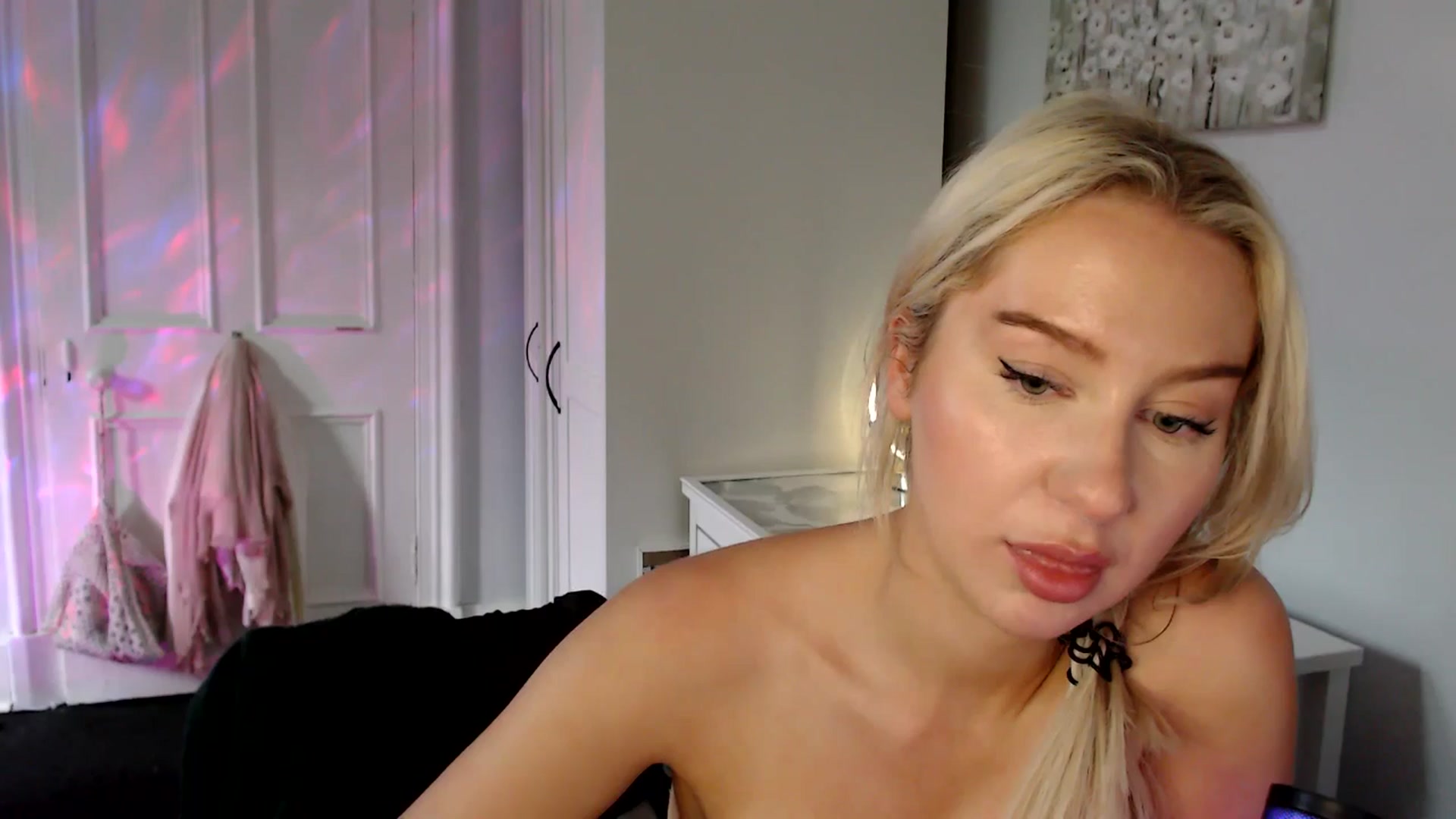Gallery image thumbnail from British_Cutie's myfreecams stream on, 06/18/2025, 18:48 image 18 of 20
