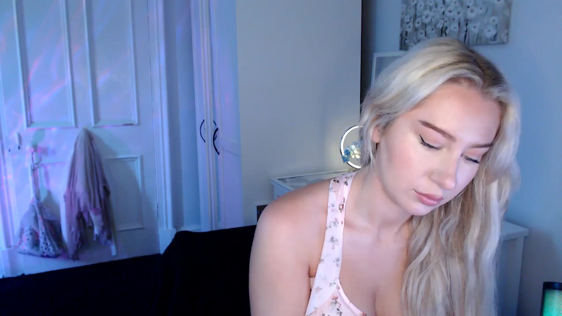 Gallery image thumbnail from British_Cutie's myfreecams stream on, 06/19/2025, 10:31 image 6 of 20