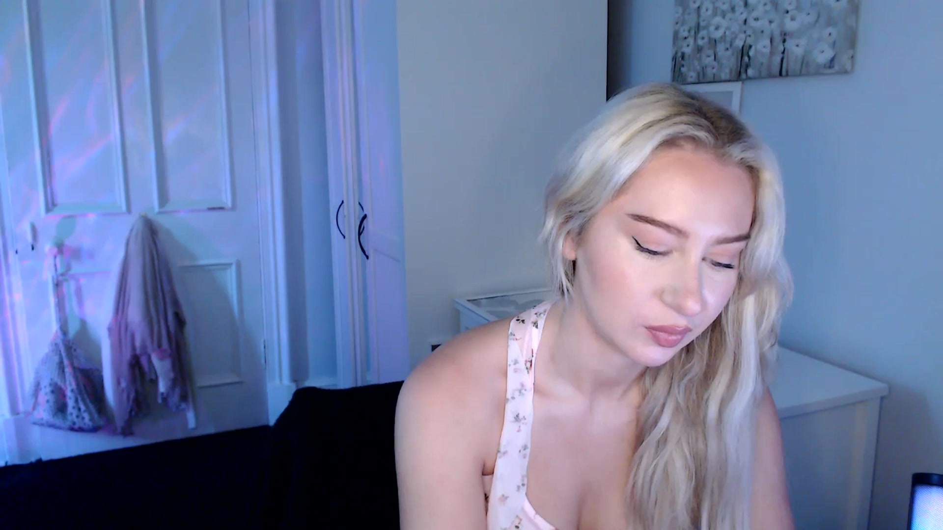 Gallery image thumbnail from British_Cutie's myfreecams stream on, 06/19/2025, 10:31 image 7 of 20