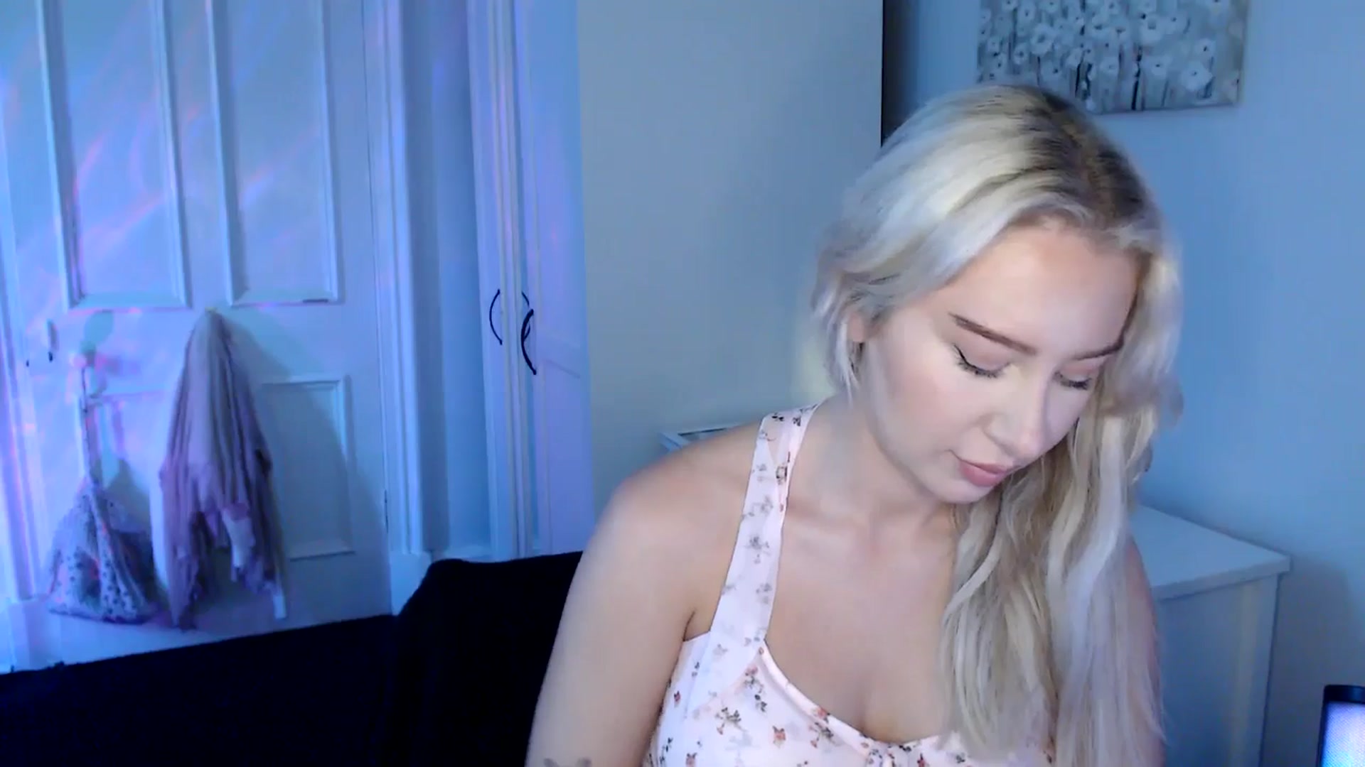 Gallery image thumbnail from British_Cutie's myfreecams stream on, 06/19/2025, 10:31 image 11 of 20