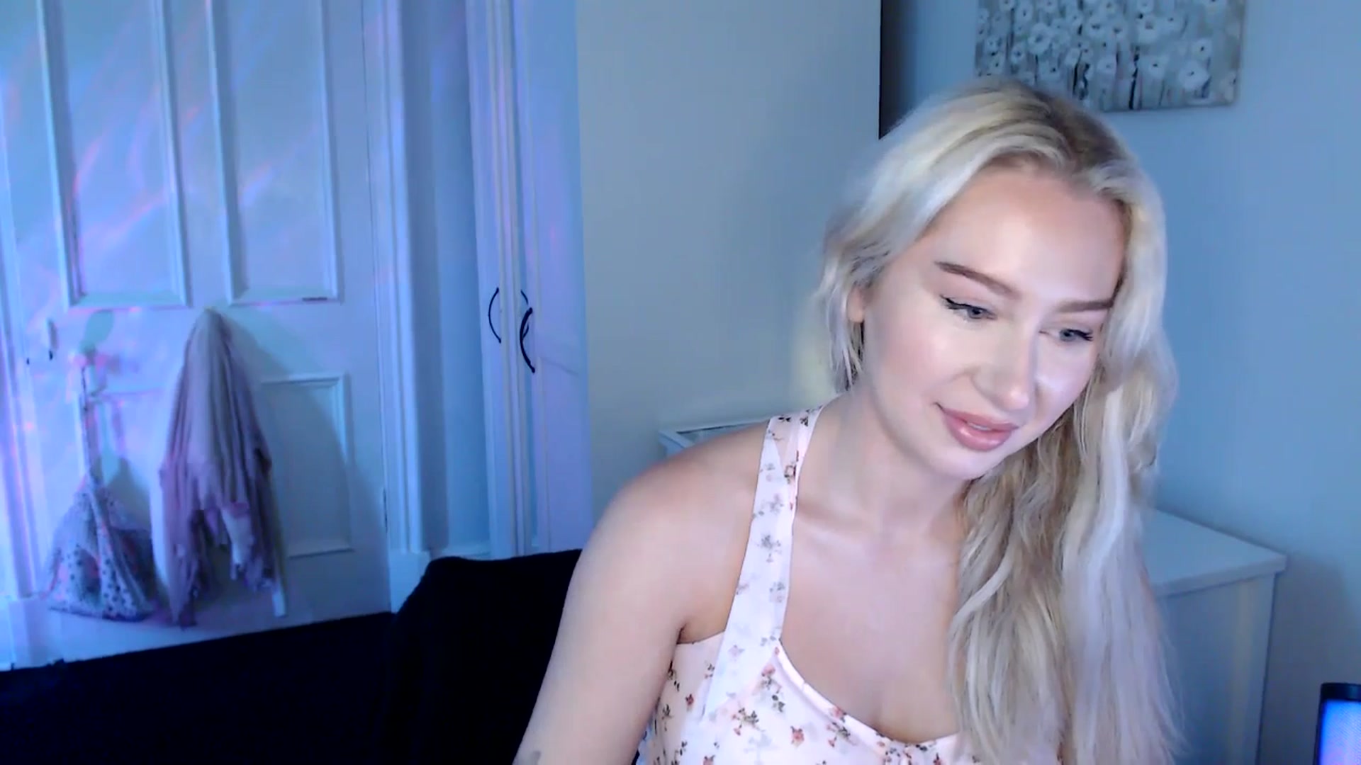 Gallery image thumbnail from British_Cutie's myfreecams stream on, 06/19/2025, 10:31 image 12 of 20