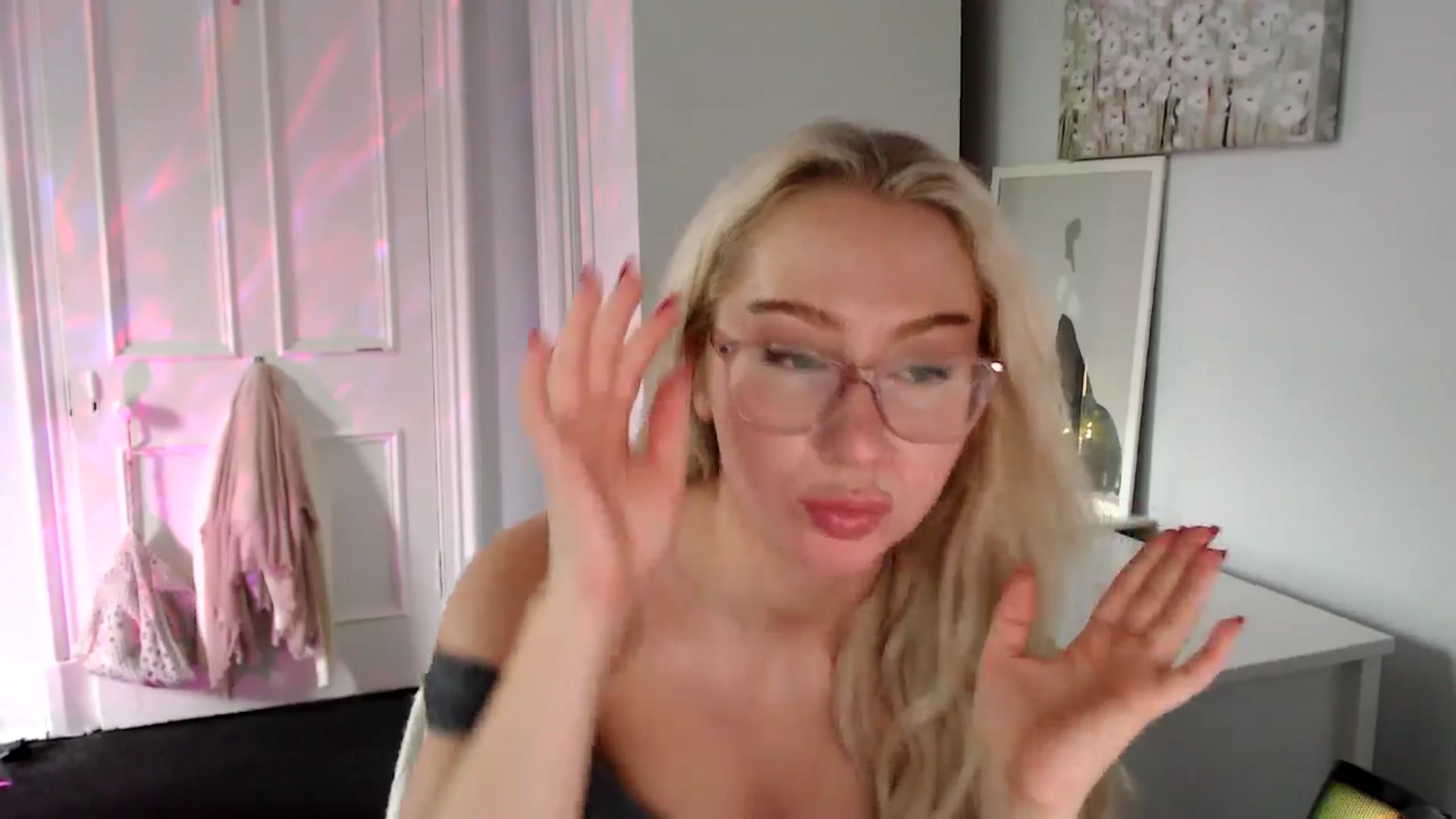 Gallery image thumbnail from British_Cutie's myfreecams stream on, 06/19/2025, 18:36 image 8 of 20