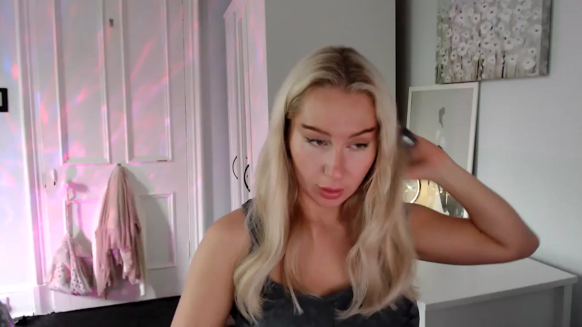 Gallery image thumbnail from British_Cutie's myfreecams stream on, 06/19/2025, 18:36 image 3 of 20