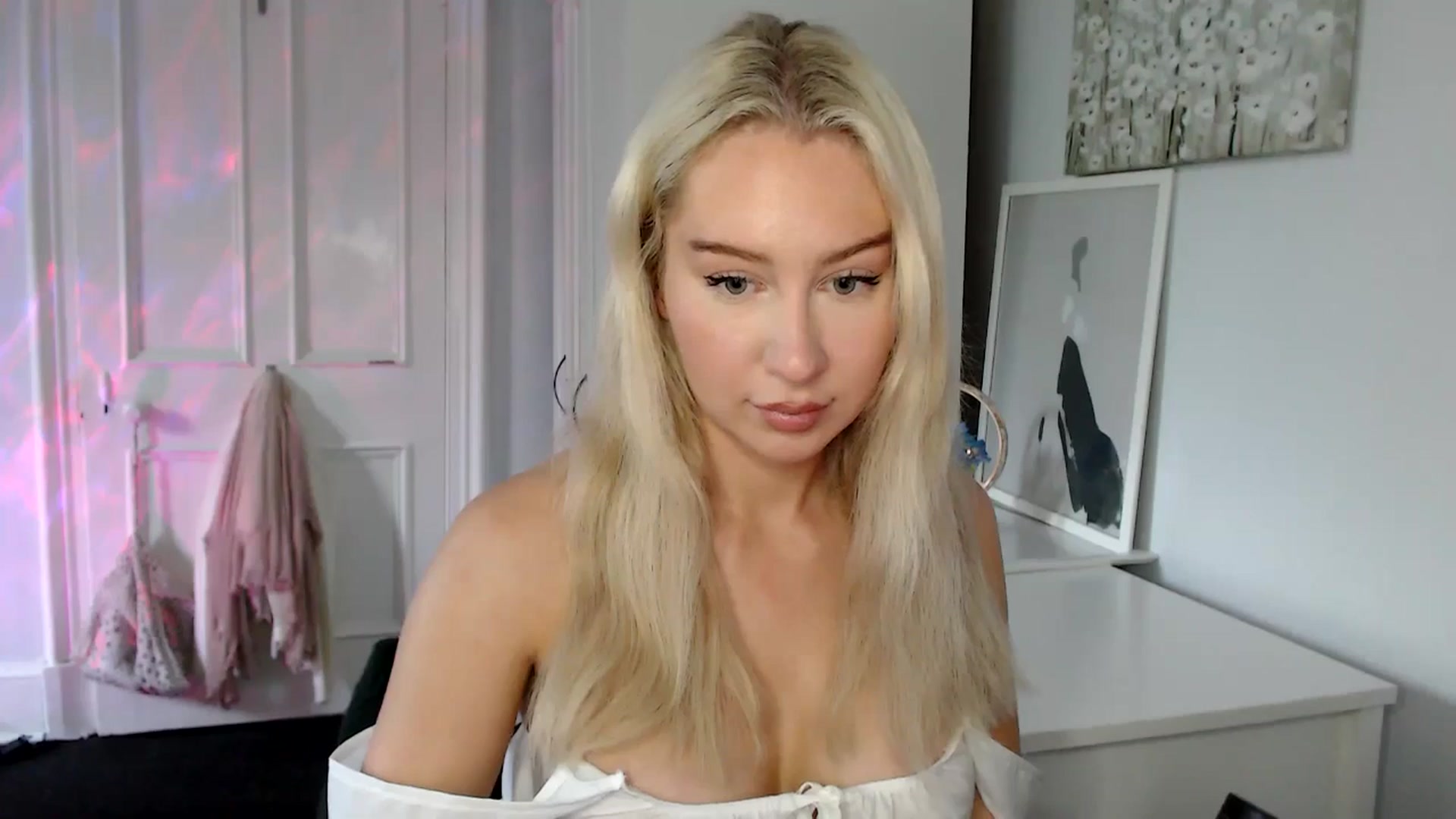 Gallery image thumbnail from British_Cutie's myfreecams stream on, 06/20/2025, 18:11 image 16 of 20