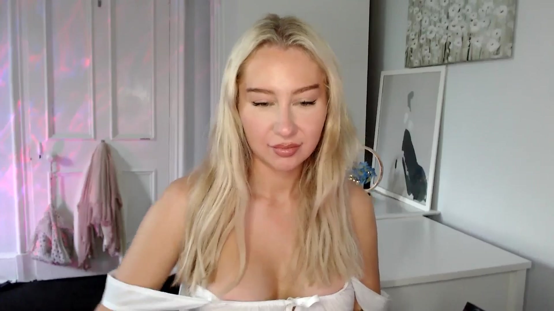 Gallery image thumbnail from British_Cutie's myfreecams stream on, 06/20/2025, 18:11 image 15 of 20