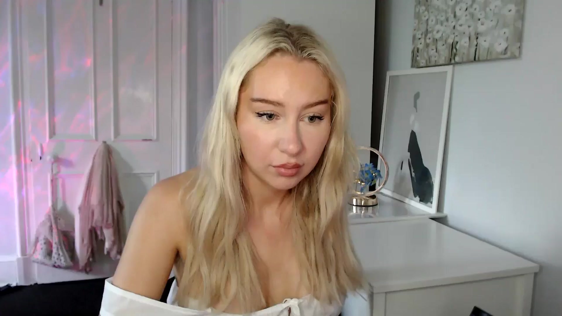 Gallery image thumbnail from British_Cutie's myfreecams stream on, 06/20/2025, 18:11 image 13 of 20