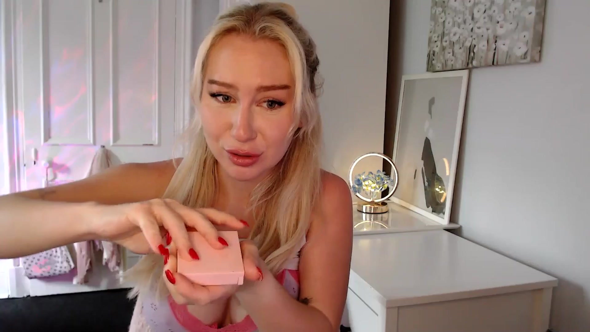 Gallery image thumbnail from British_Cutie's myfreecams stream on, 06/27/2025, 15:05 image 10 of 20