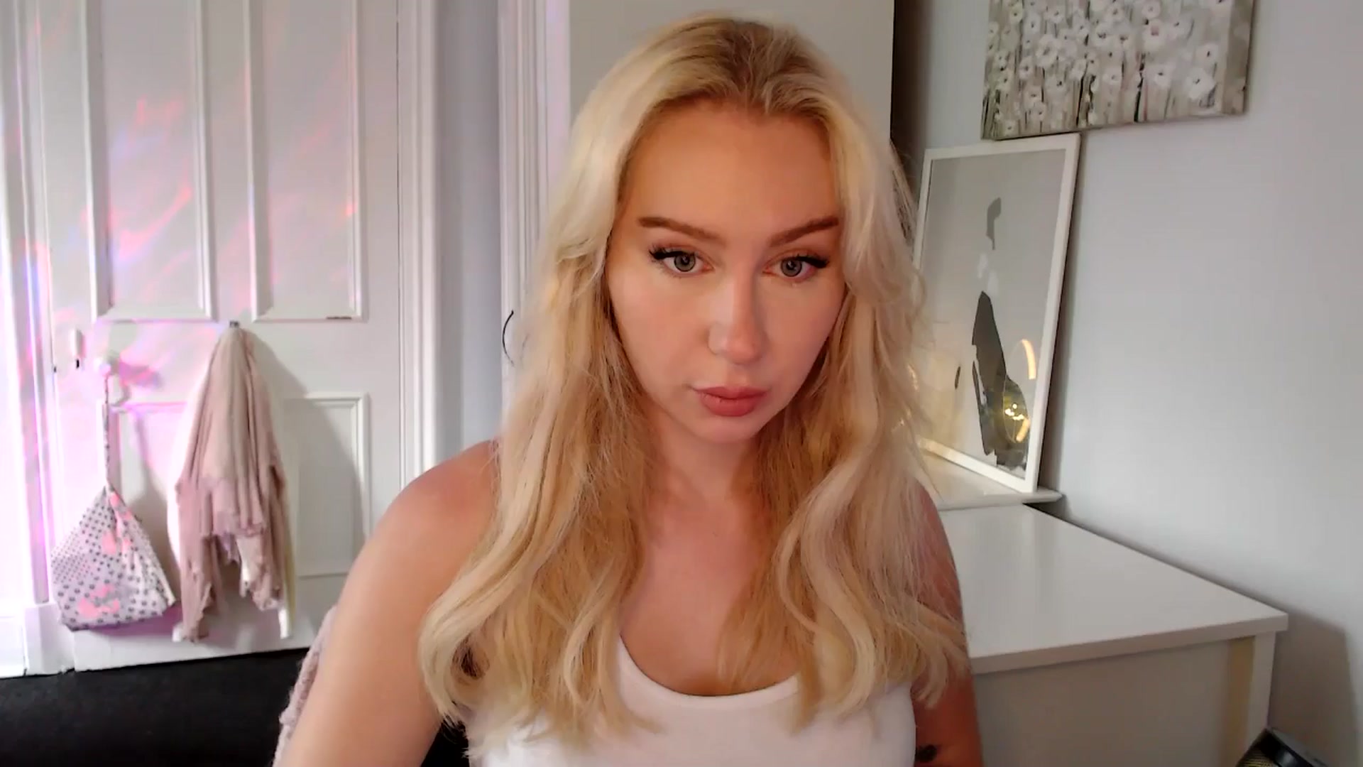 Gallery image thumbnail from British_Cutie's myfreecams stream on, 06/27/2025, 15:05 image 1 of 20