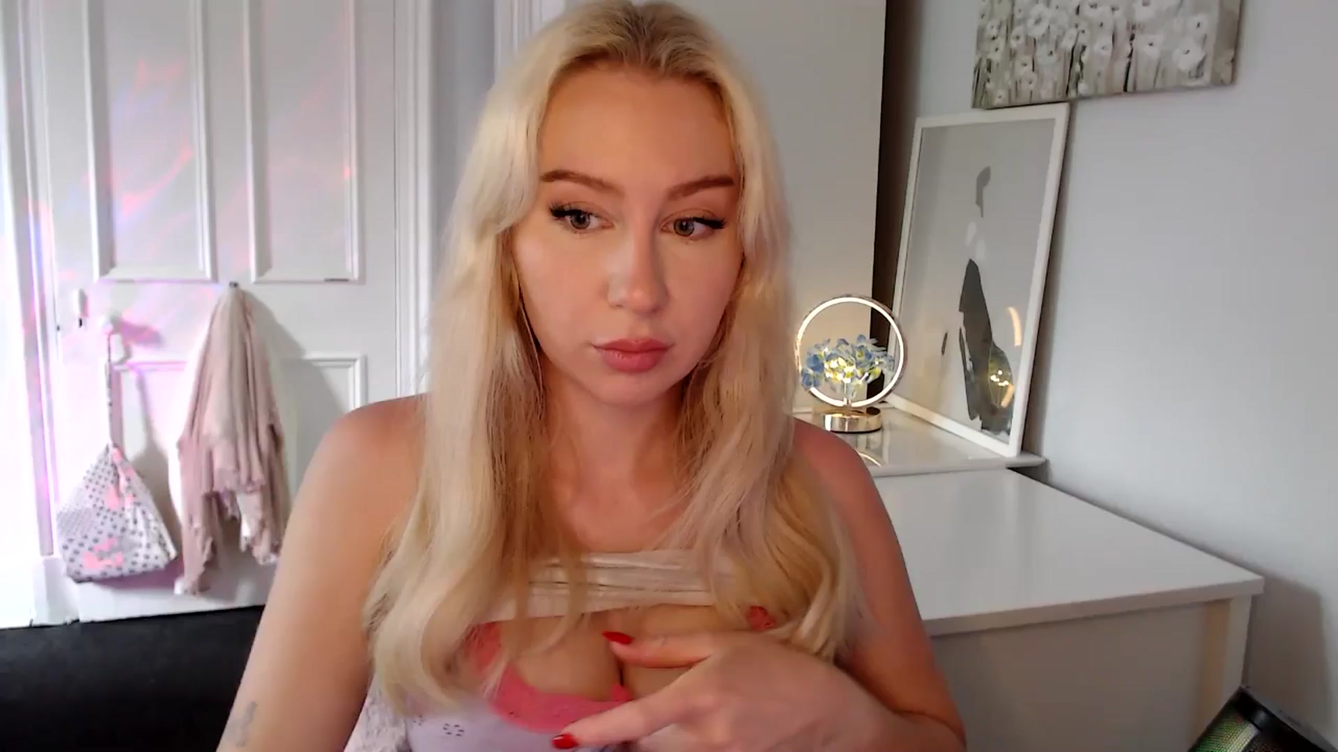Gallery image thumbnail from British_Cutie's myfreecams stream on, 06/27/2025, 15:05 image 7 of 20