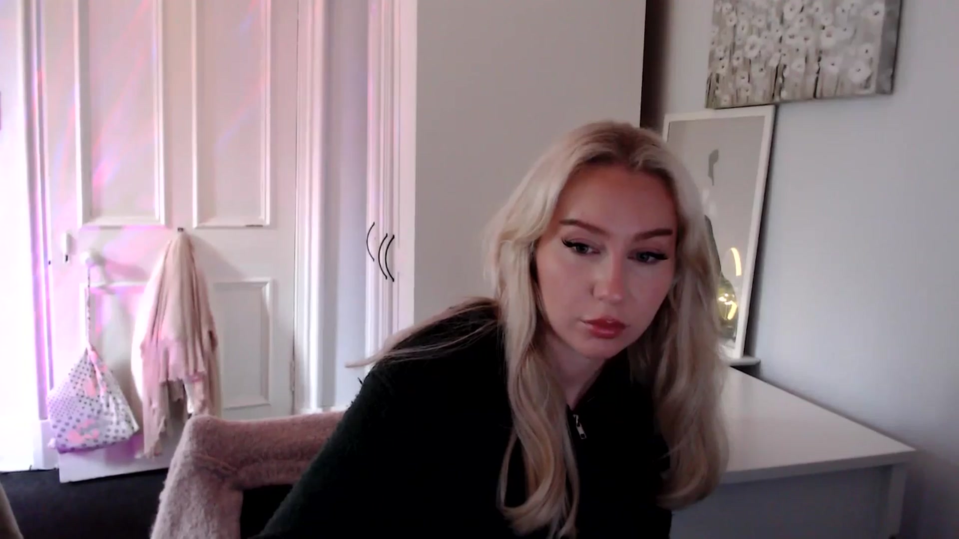 Gallery image thumbnail from British_Cutie's myfreecams stream on, 06/27/2025, 18:20 image 15 of 20