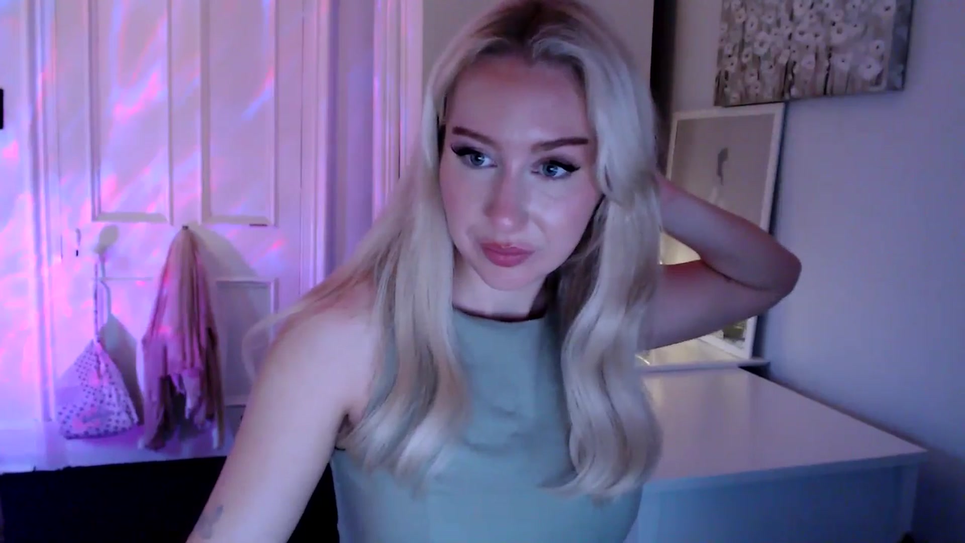 Gallery image thumbnail from British_Cutie's myfreecams stream on, 06/27/2025, 20:10 image 19 of 20