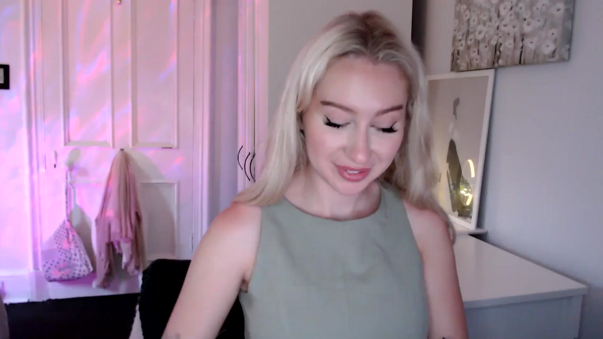 Gallery image thumbnail from British_Cutie's myfreecams stream on, 06/27/2025, 20:10 image 1 of 20