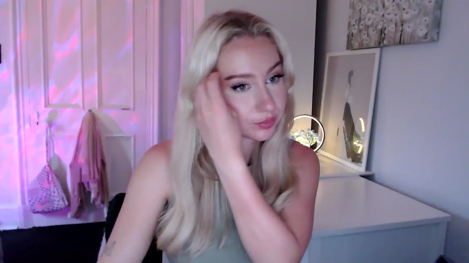 Gallery image thumbnail from British_Cutie's myfreecams stream on, 06/27/2025, 20:10 image 10 of 20