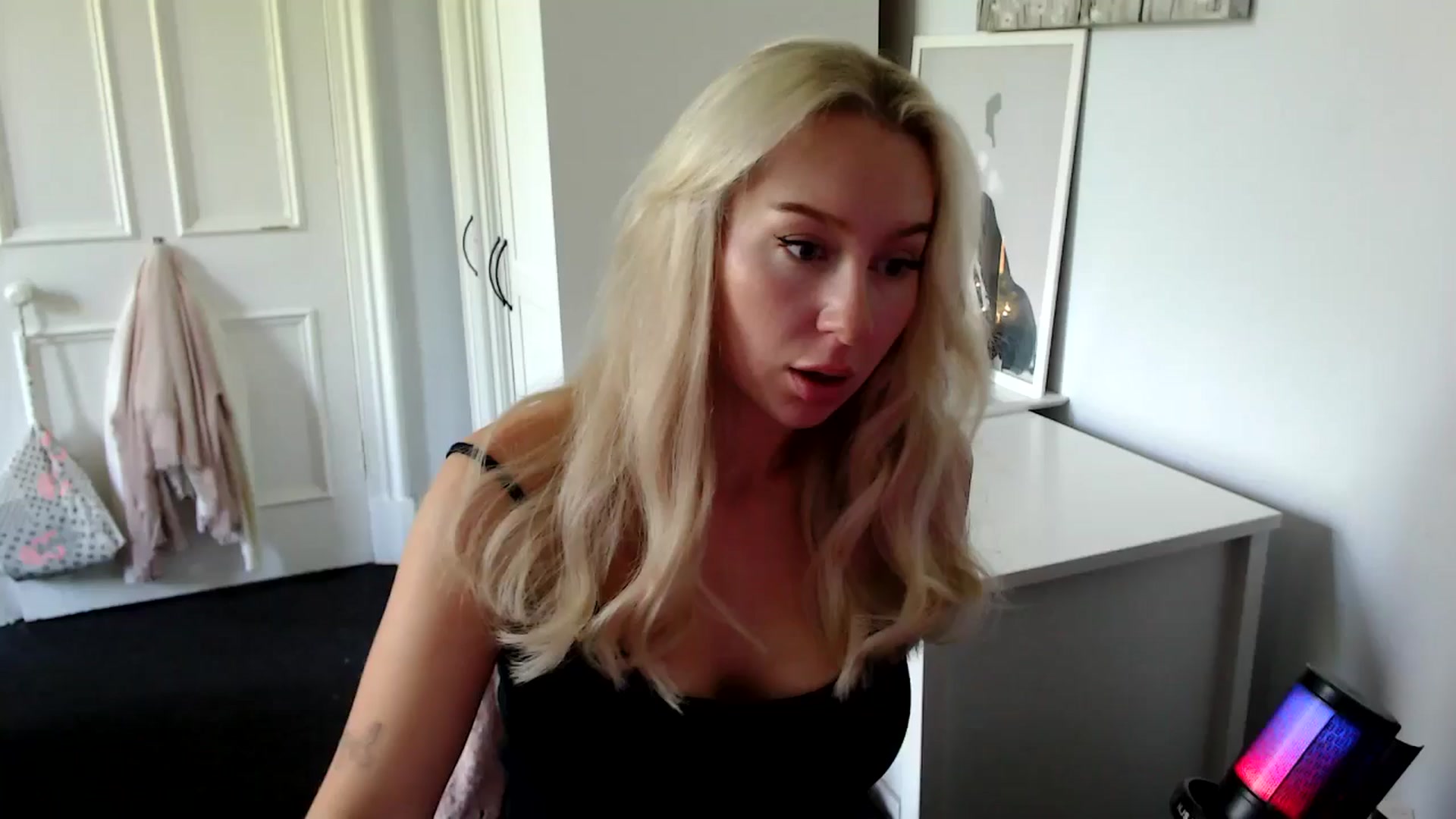 Gallery image thumbnail from British_Cutie's myfreecams stream on, 06/29/2025, 14:31 image 2 of 20