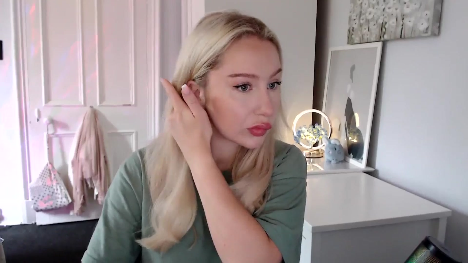 Gallery image thumbnail from British_Cutie's myfreecams stream on, 07/01/2025, 09:29 image 10 of 20