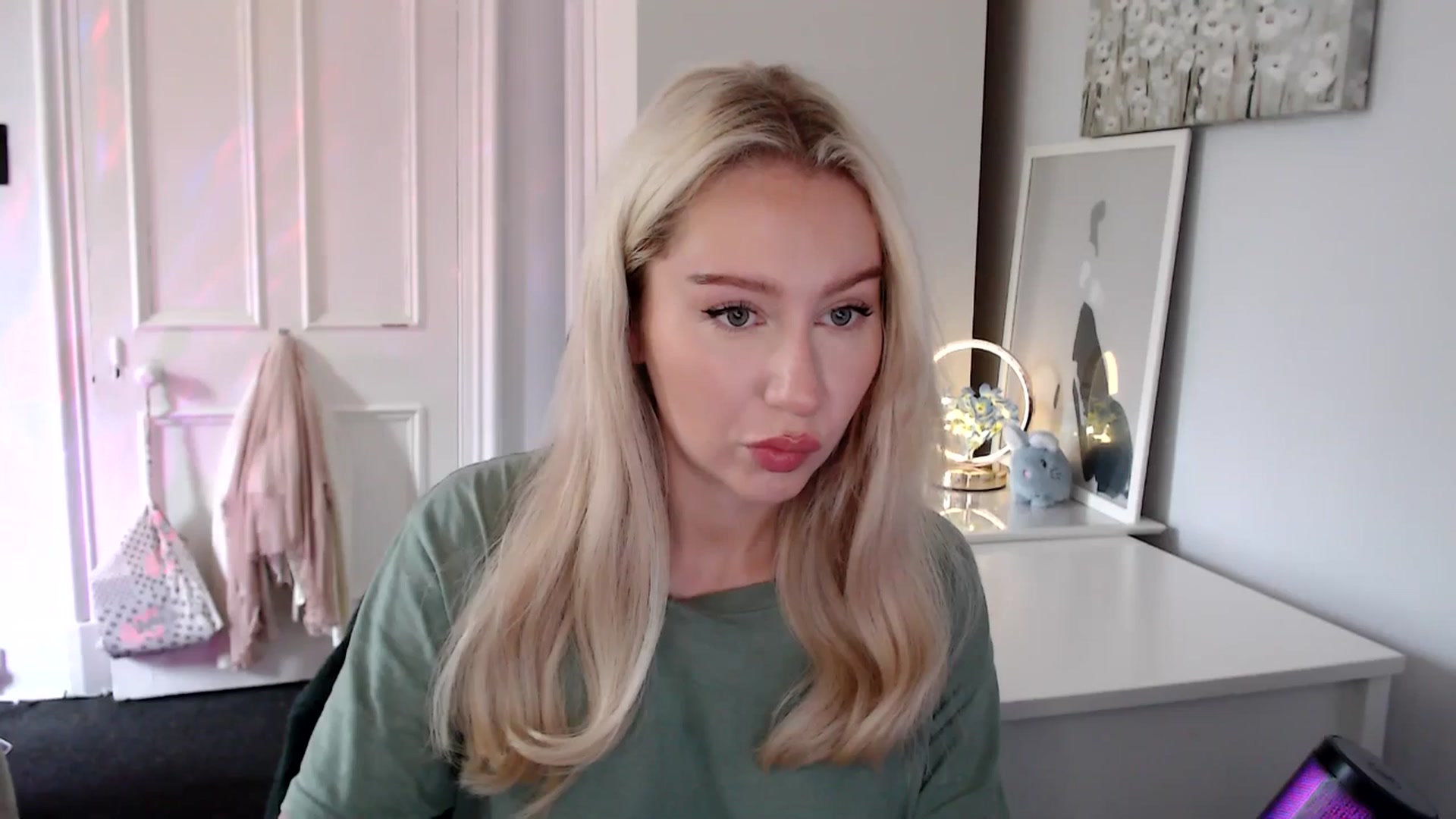 Gallery image thumbnail from British_Cutie's myfreecams stream on, 07/01/2025, 09:29 image 11 of 20