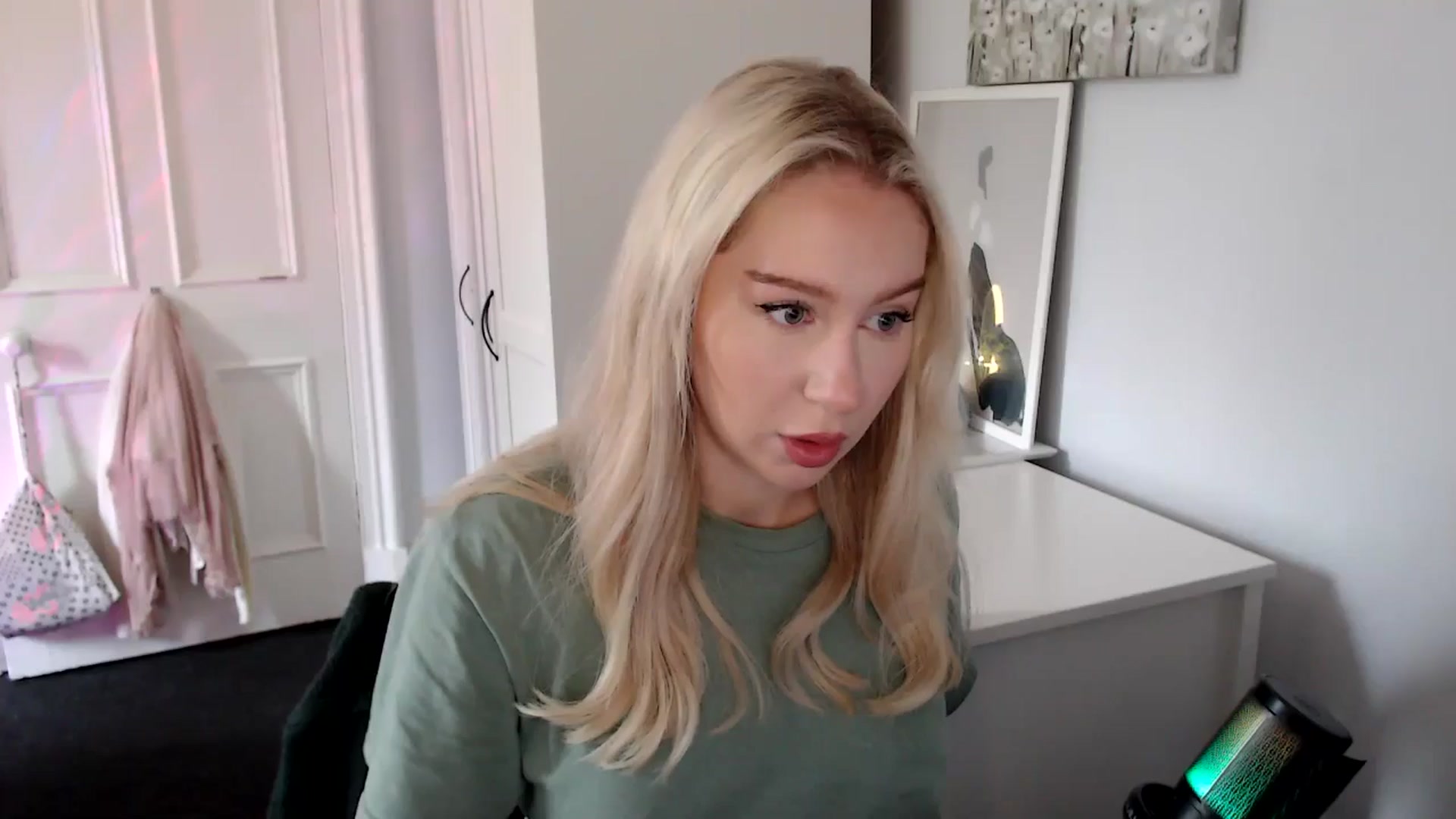 Gallery image thumbnail from British_Cutie's myfreecams stream on, 07/01/2025, 09:29 image 1 of 20
