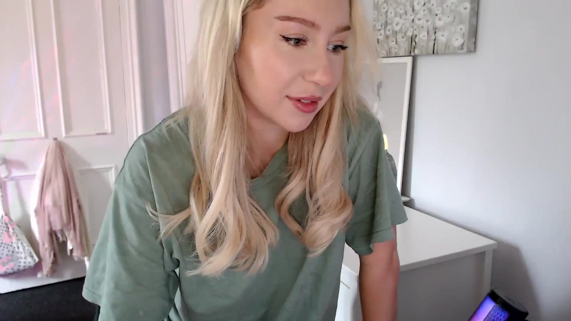 Gallery image thumbnail from British_Cutie's myfreecams stream on, 07/01/2025, 09:29 image 7 of 20
