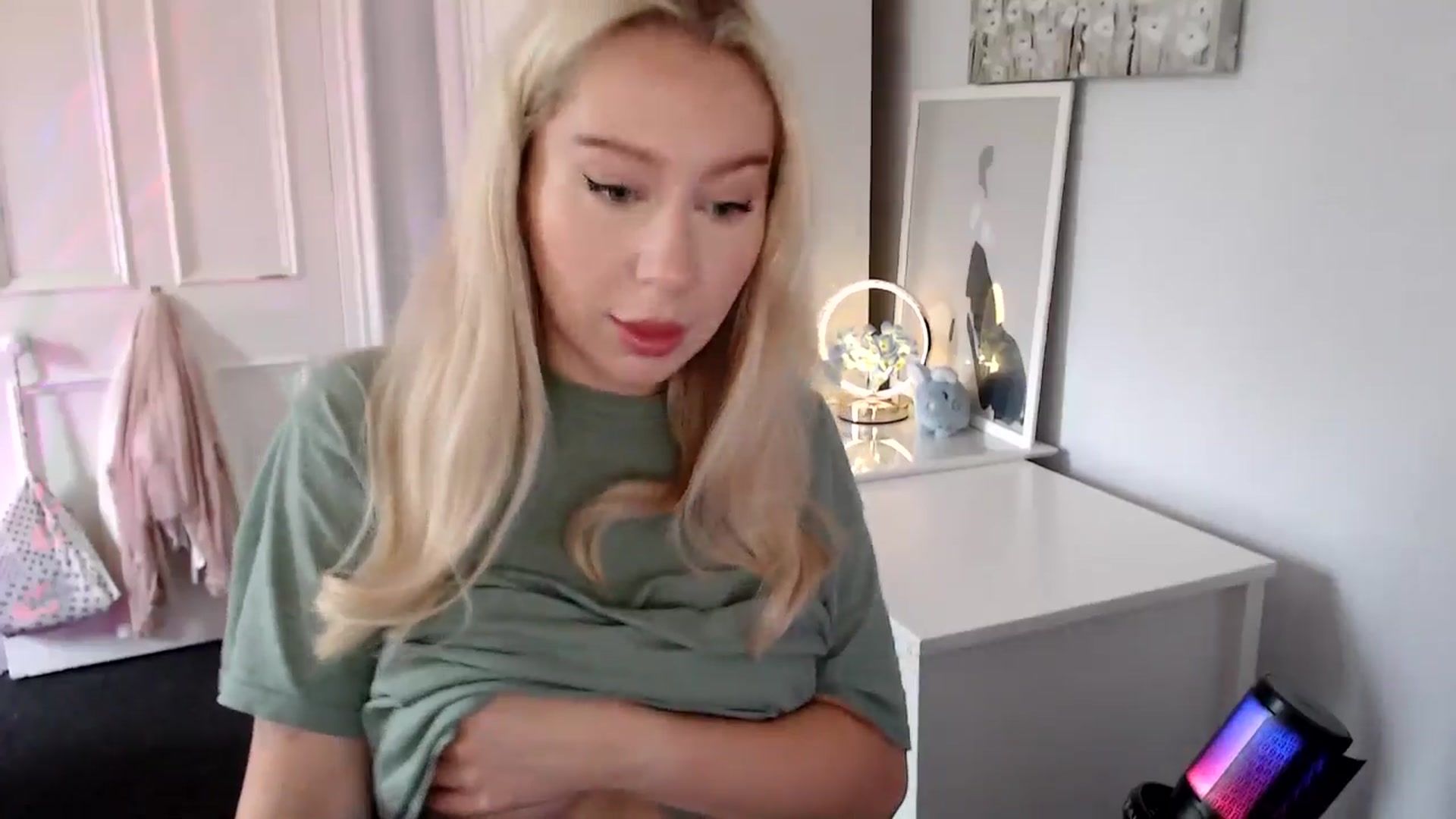 Gallery image thumbnail from British_Cutie's myfreecams stream on, 07/01/2025, 09:29 image 2 of 20